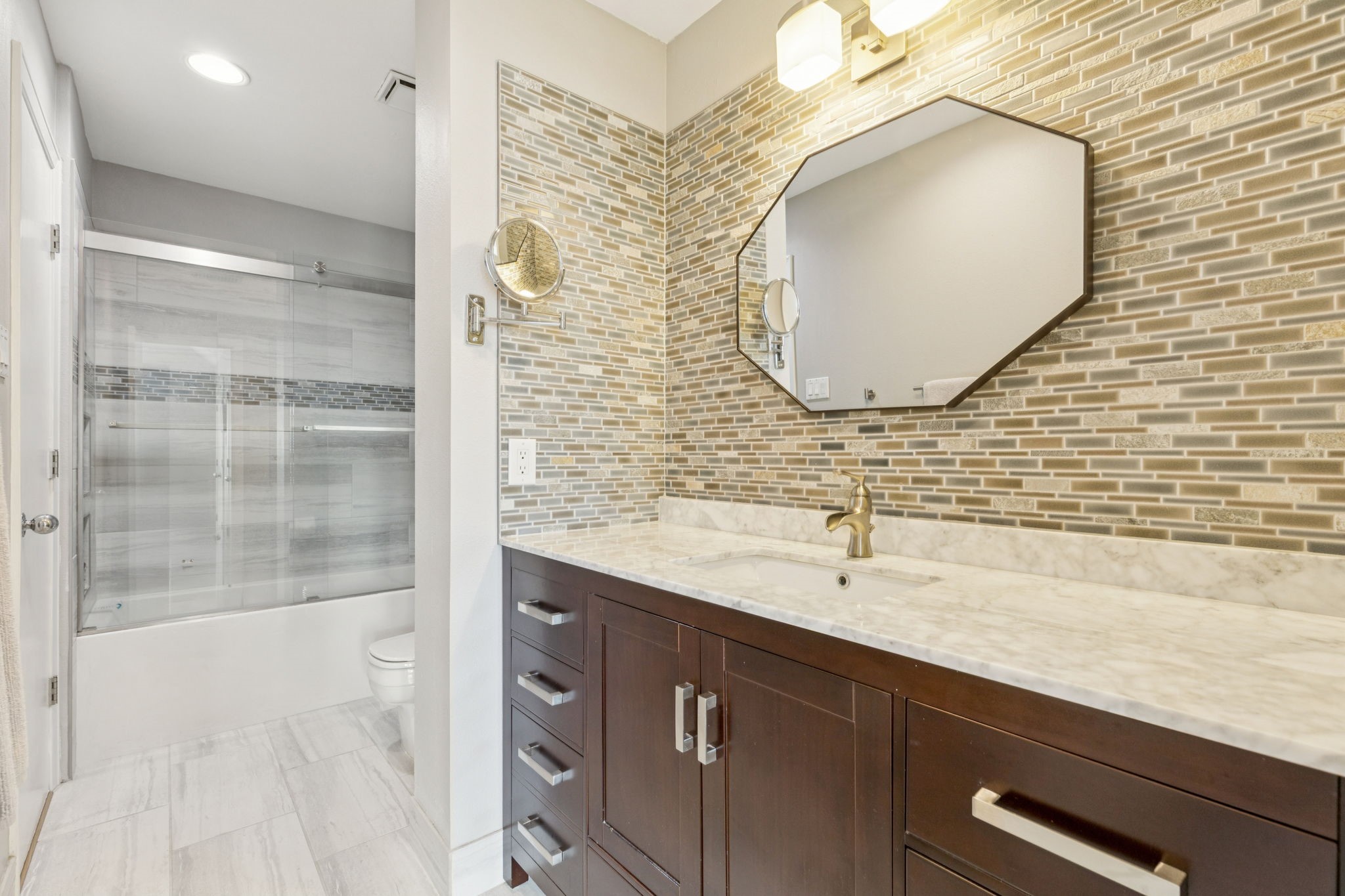 2706 Shady Hill Court