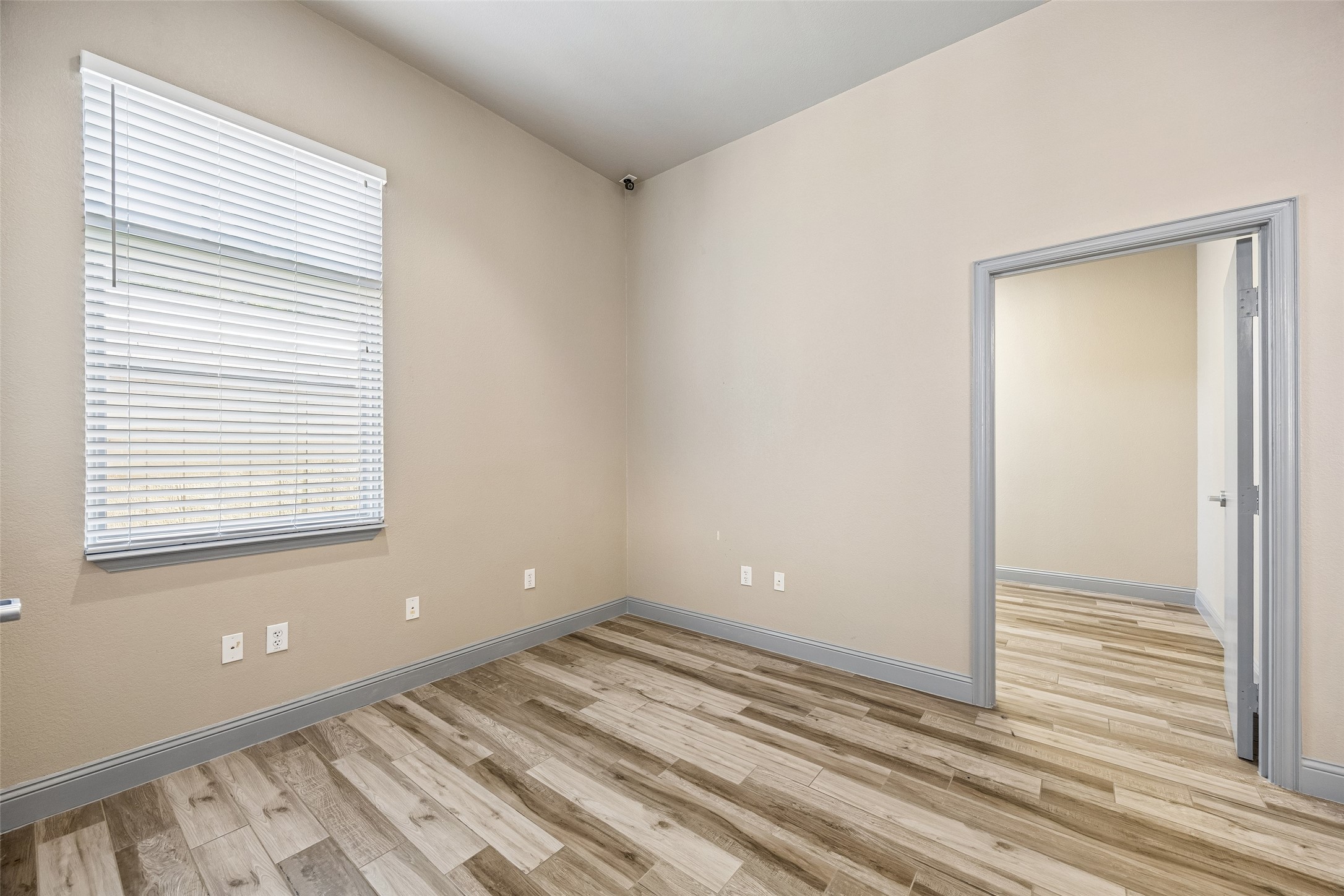 118 Lynn Avenue 202