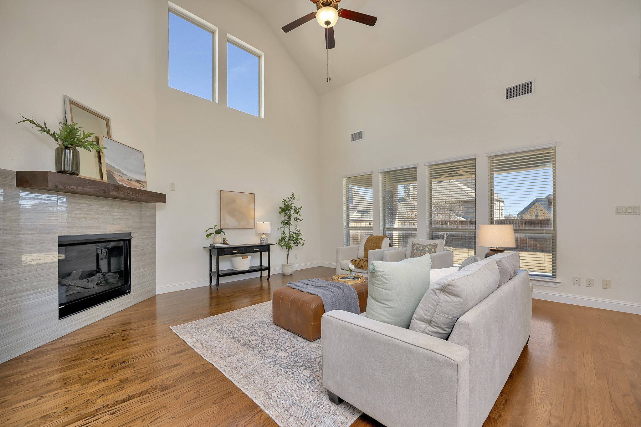 1052 Highpoint Way