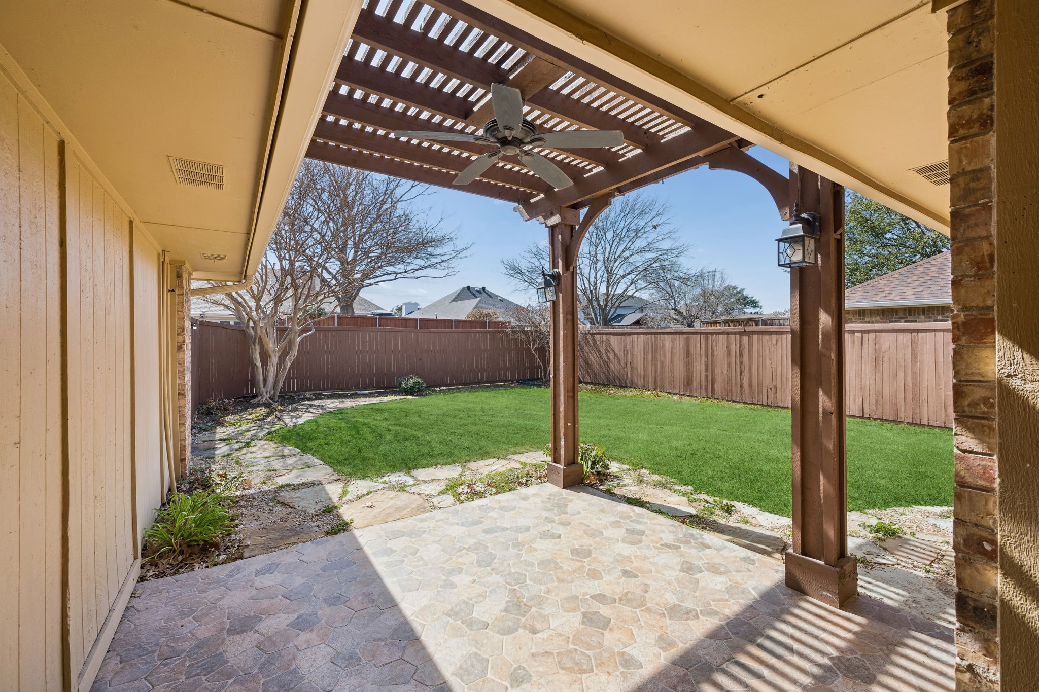 2000 Espinosa Drive