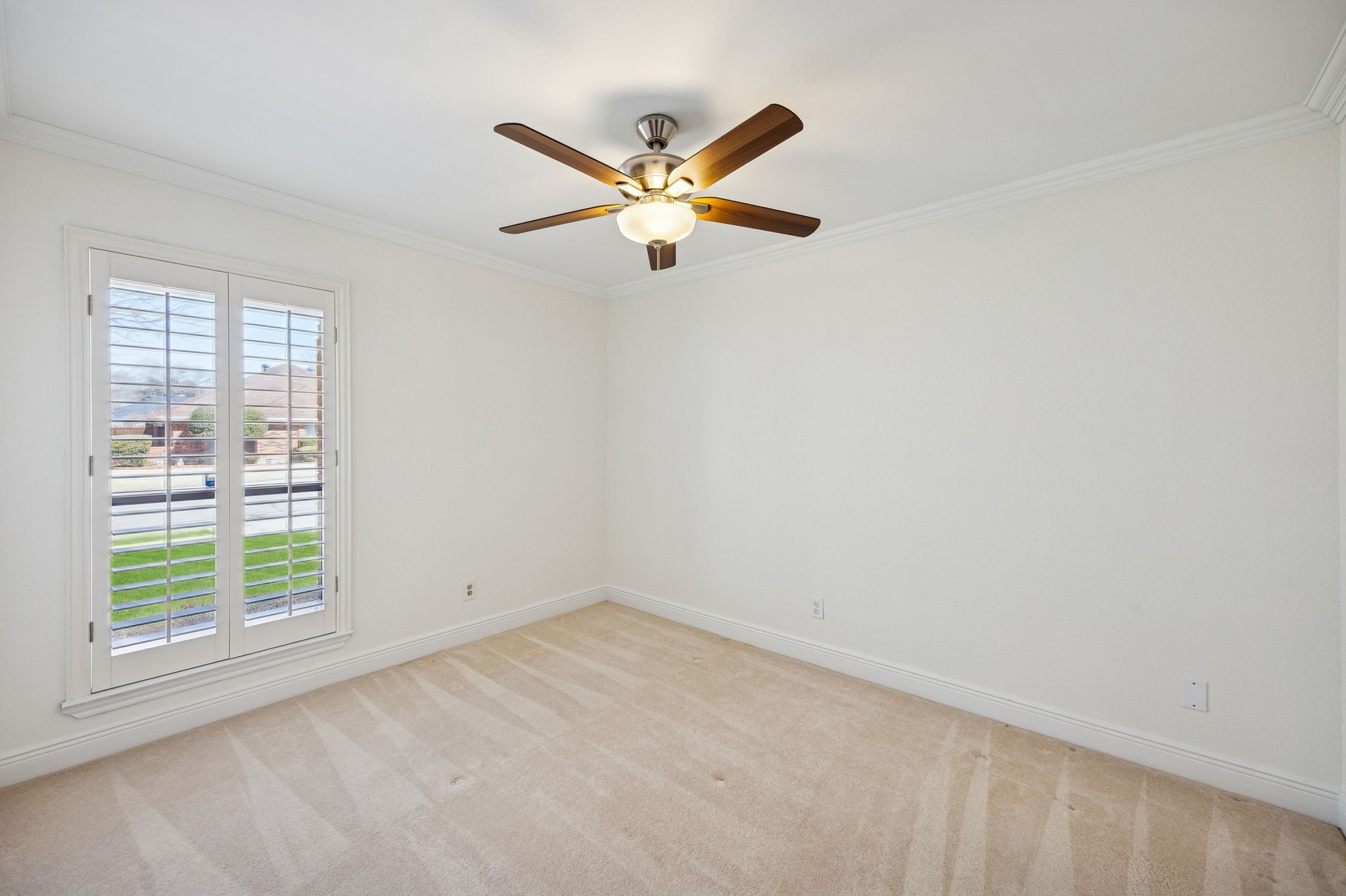 2000 Espinosa Drive