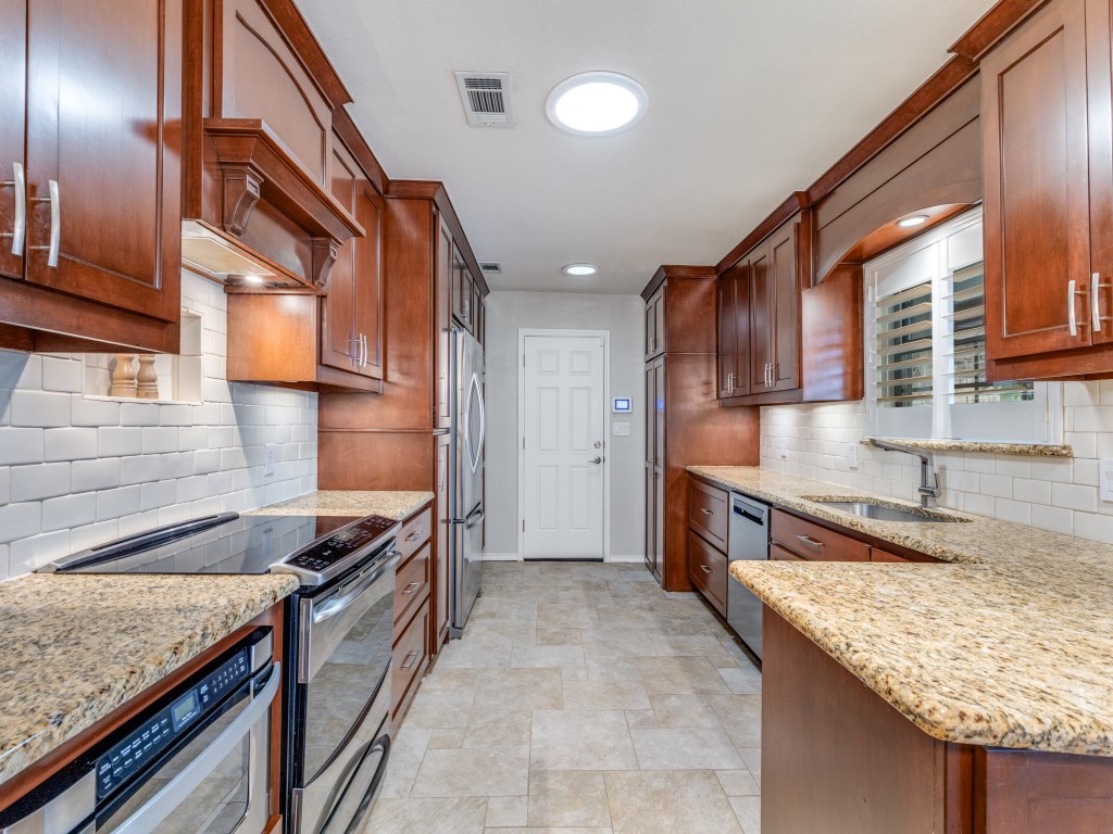 932 Western Trail