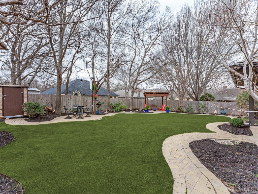 932 Western Trail