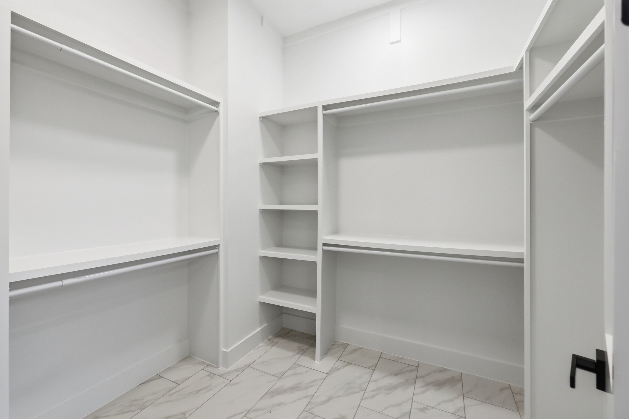 707 Ross Trail