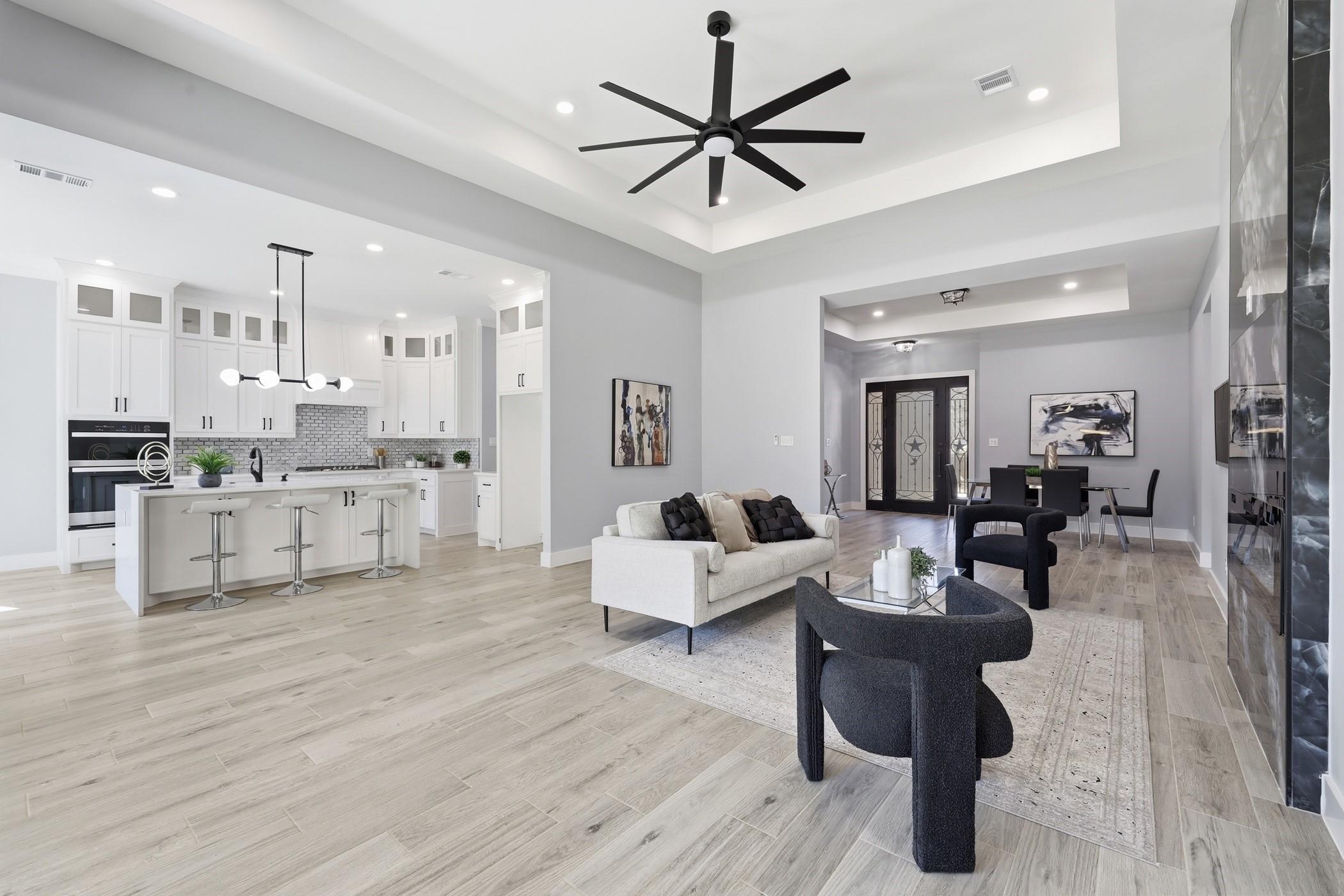 707 Ross Trail