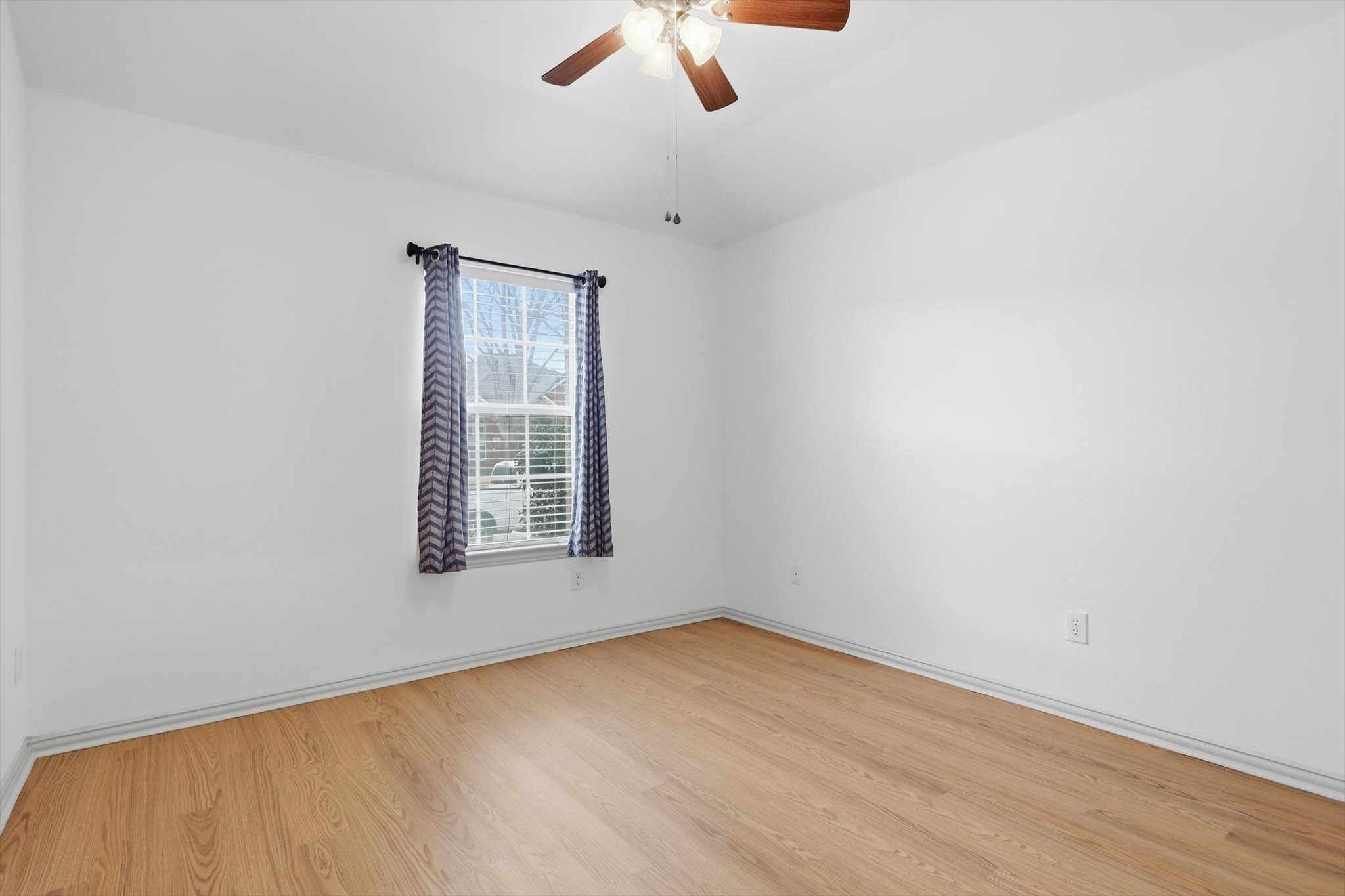 1233 Valley Oaks Drive