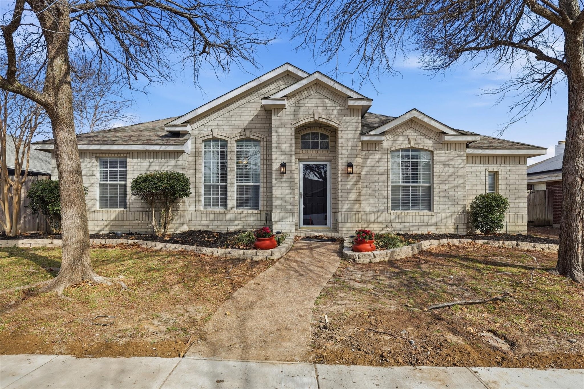 1233 Valley Oaks Drive
