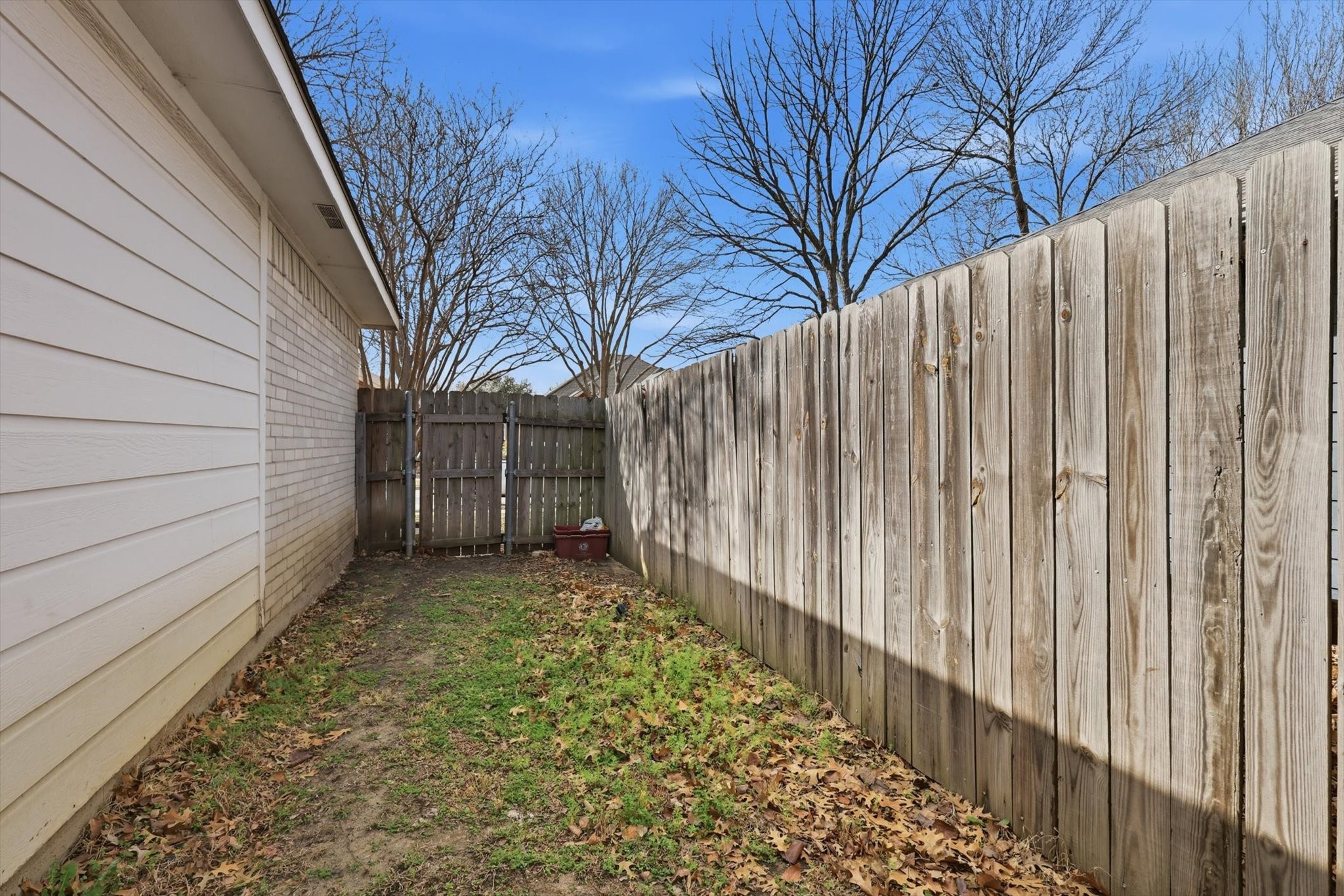 1233 Valley Oaks Drive