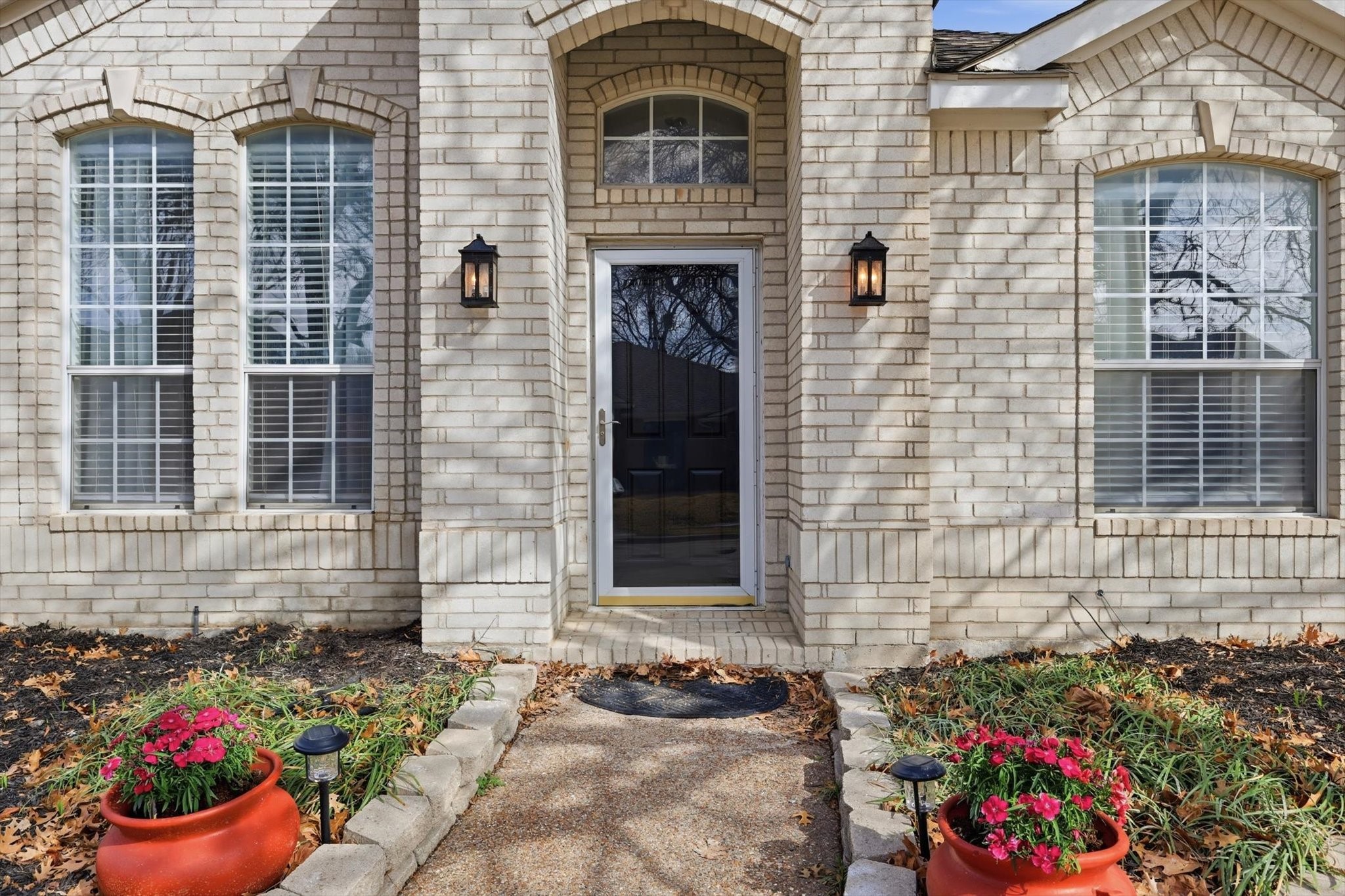 1233 Valley Oaks Drive