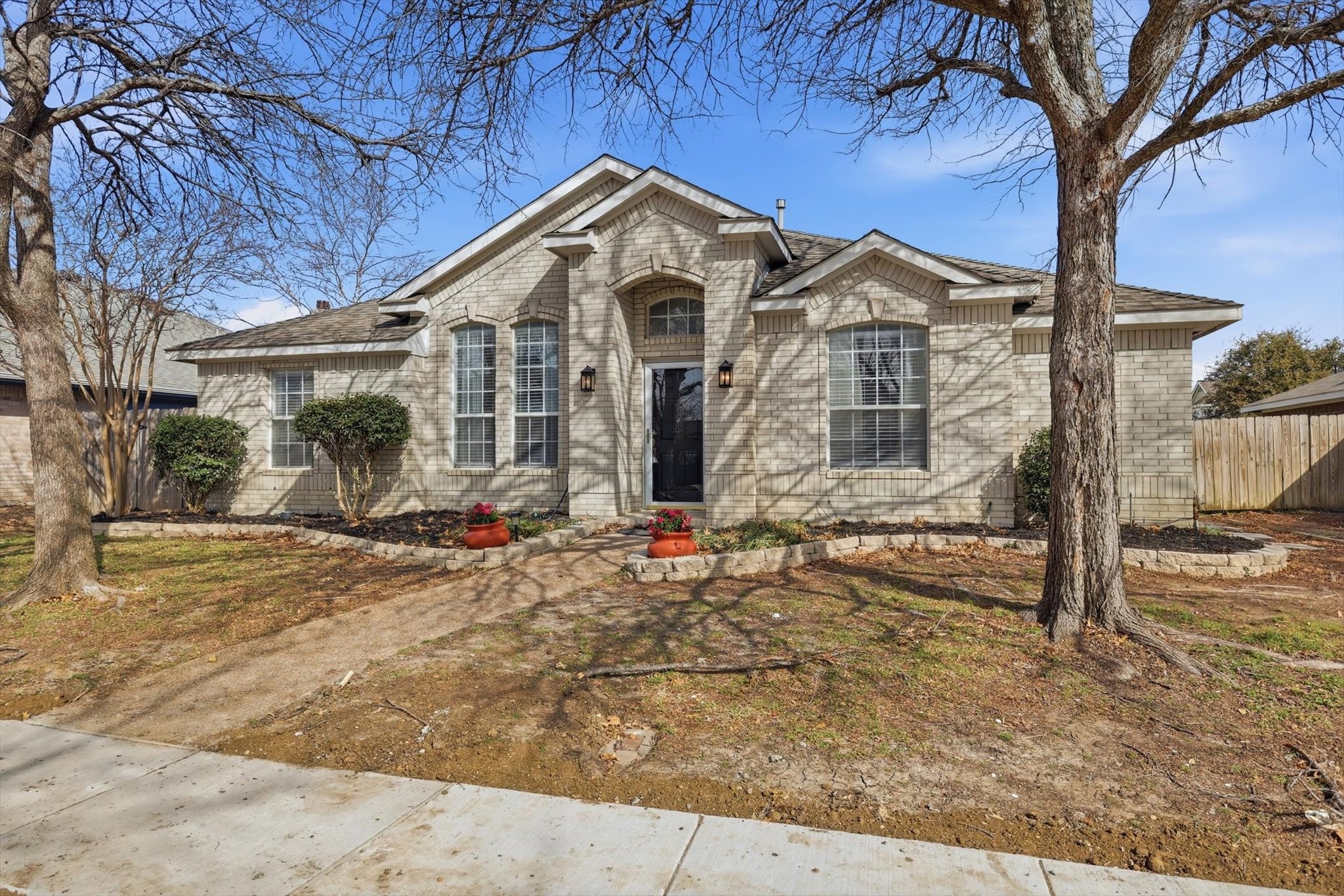 1233 Valley Oaks Drive