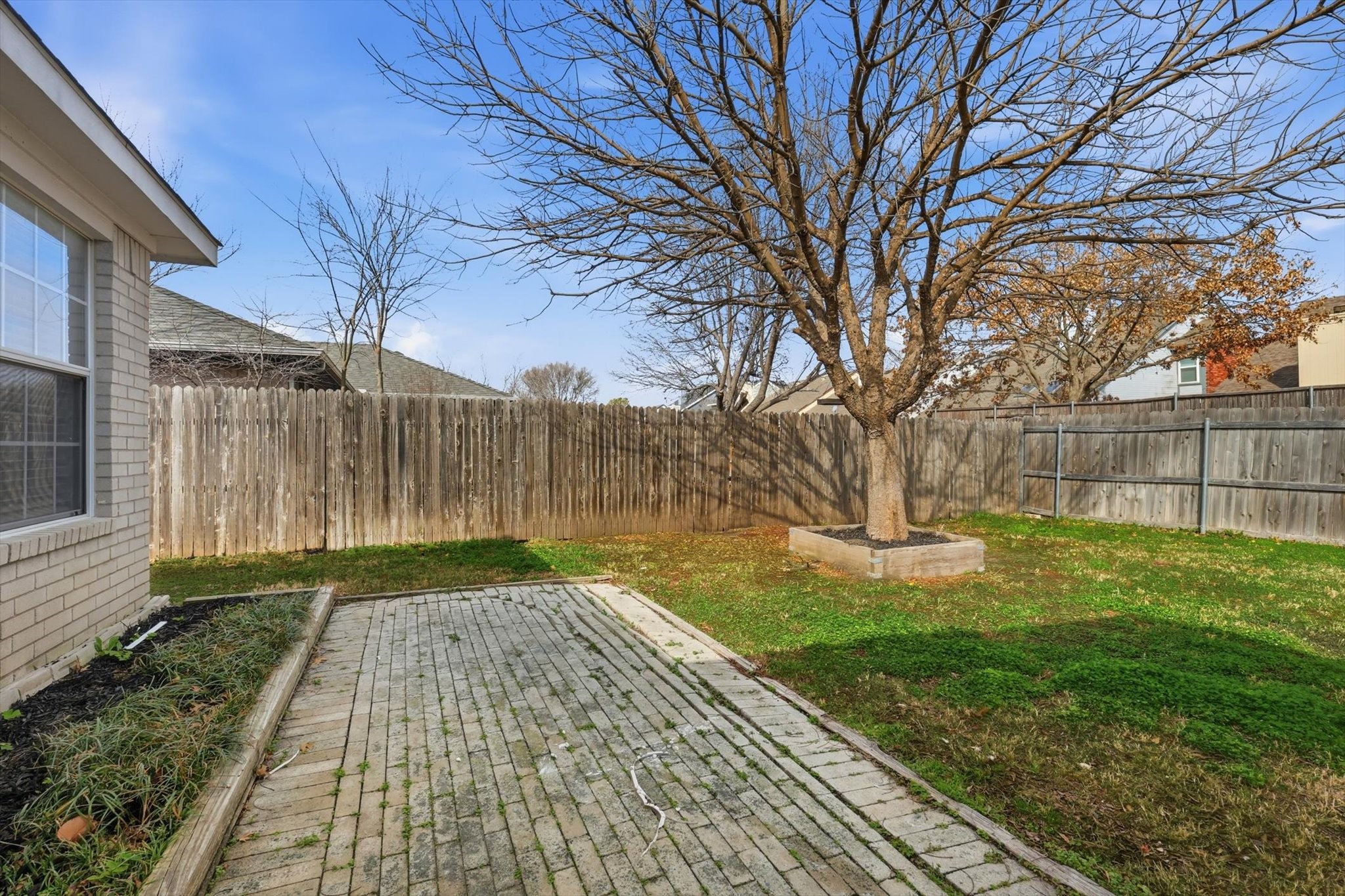 1233 Valley Oaks Drive