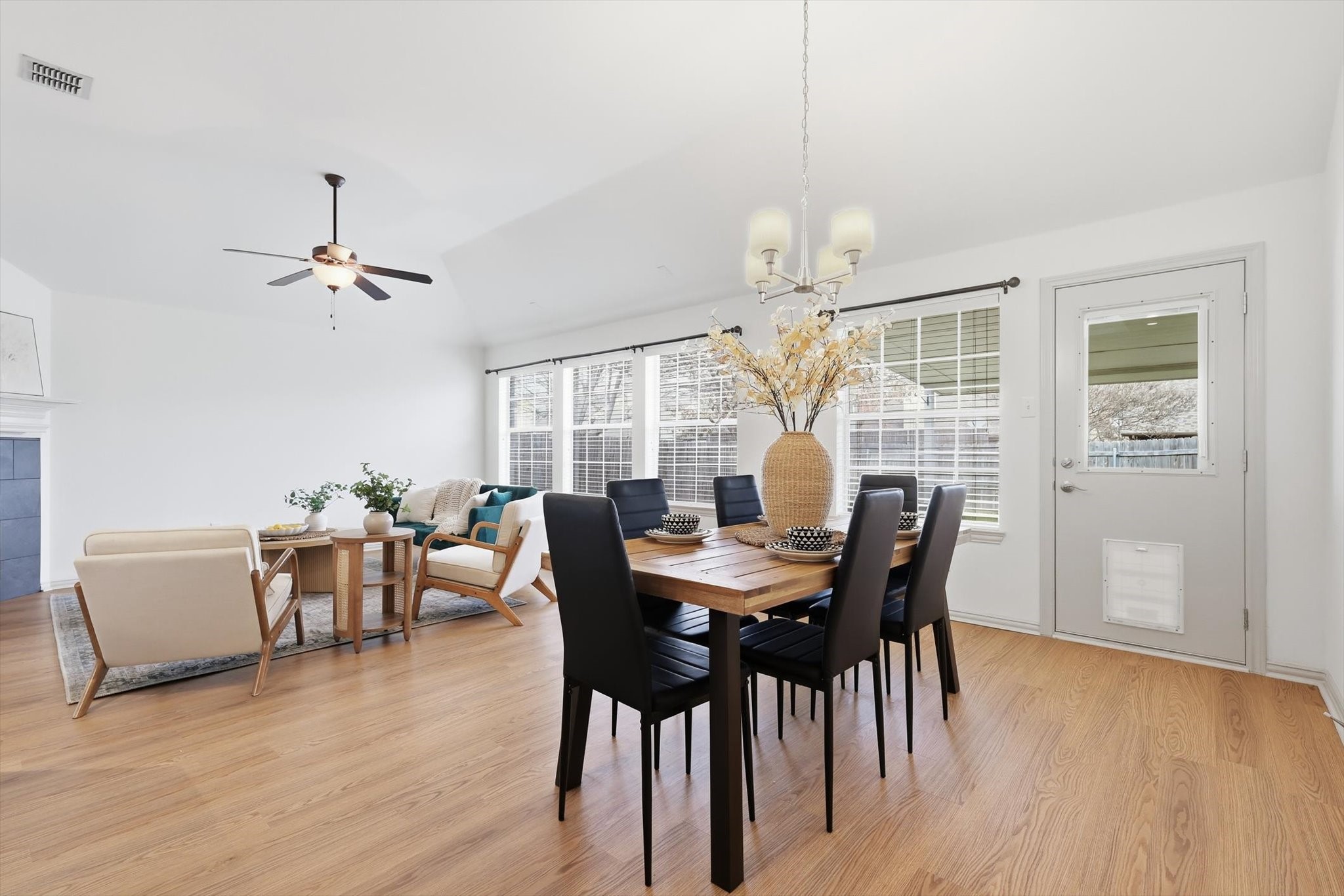 1233 Valley Oaks Drive