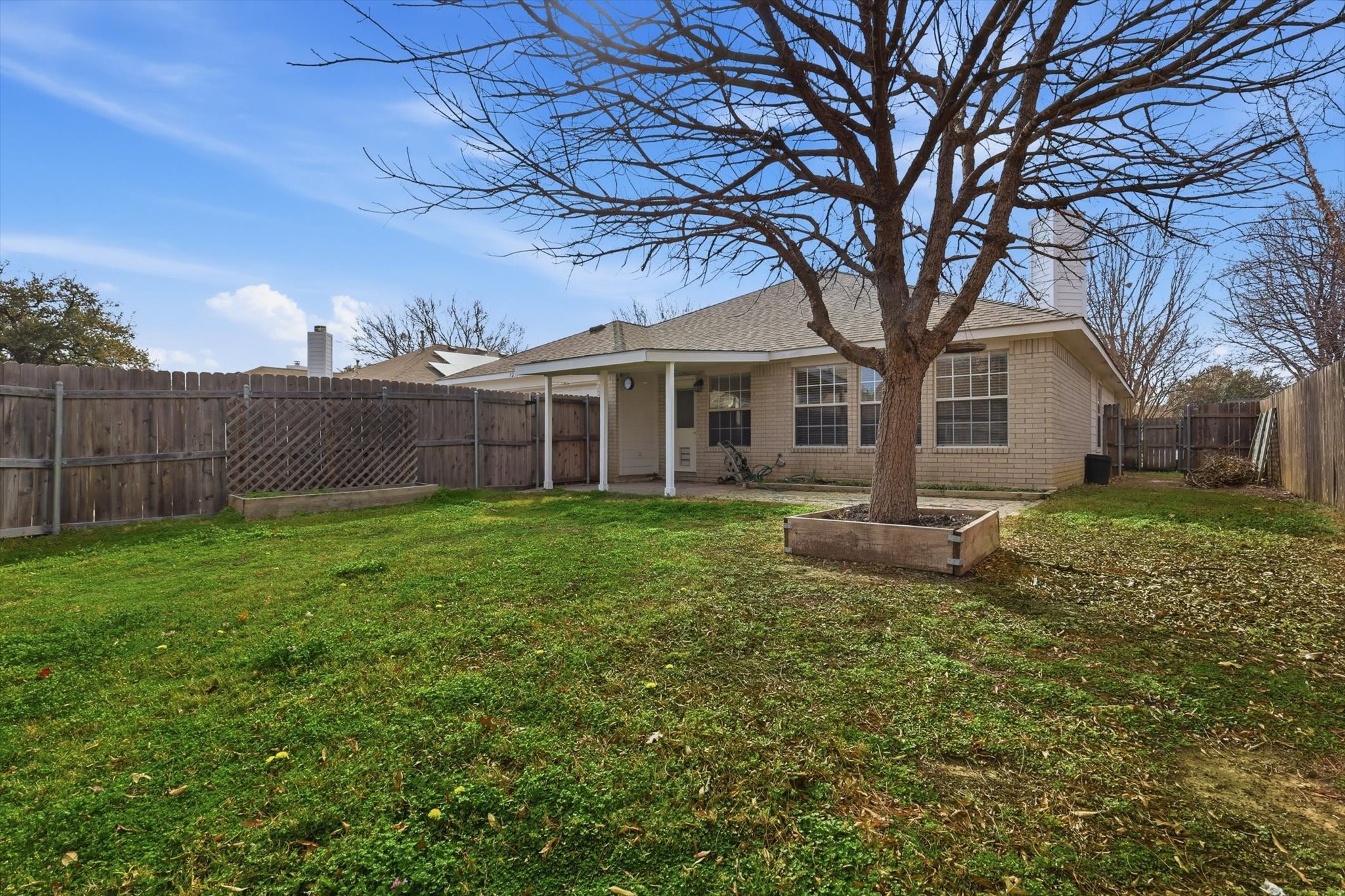 1233 Valley Oaks Drive