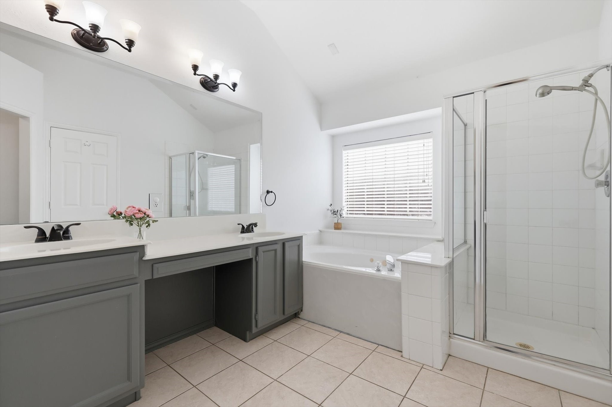 1233 Valley Oaks Drive