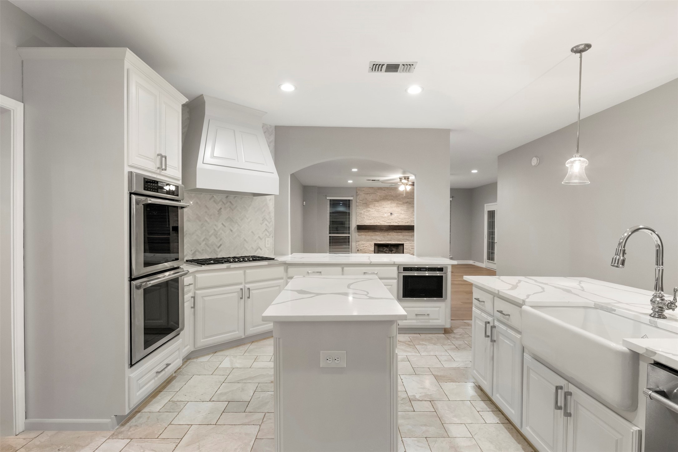 7804 Baywood Court