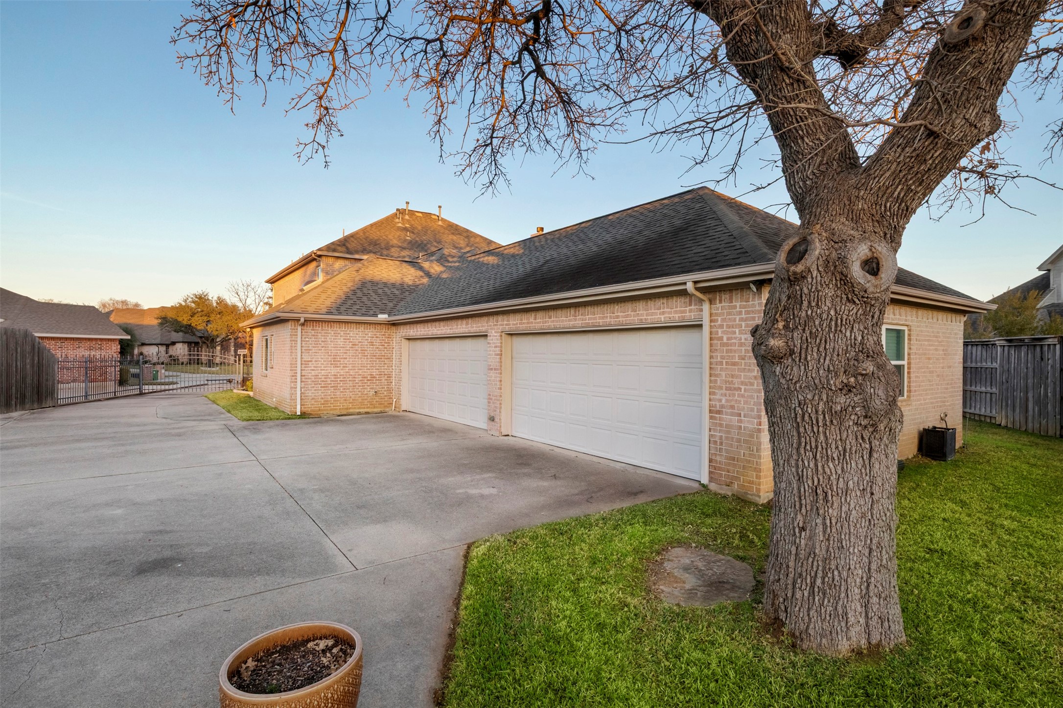 7804 Baywood Court