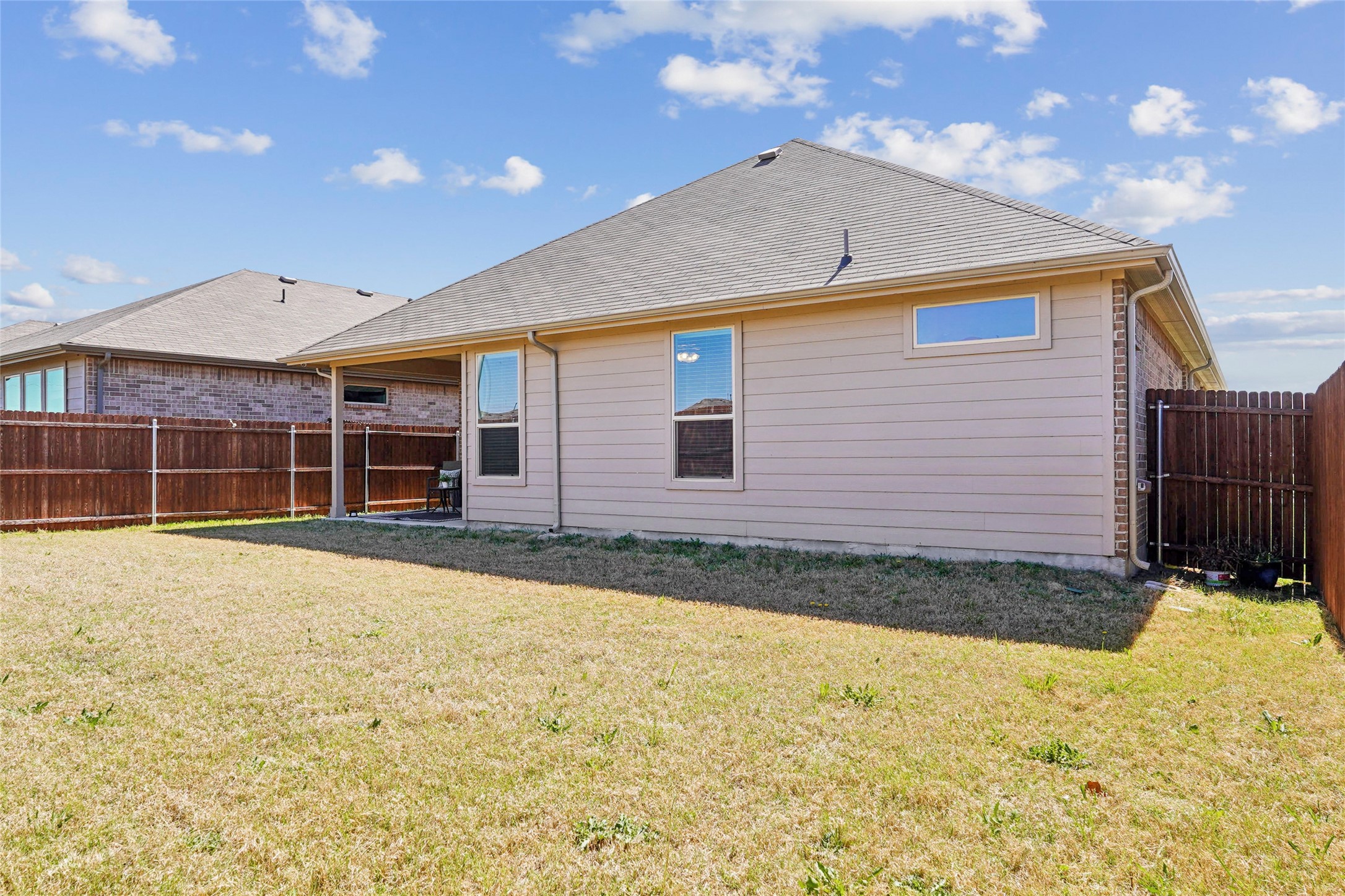 1041 Southwark Drive