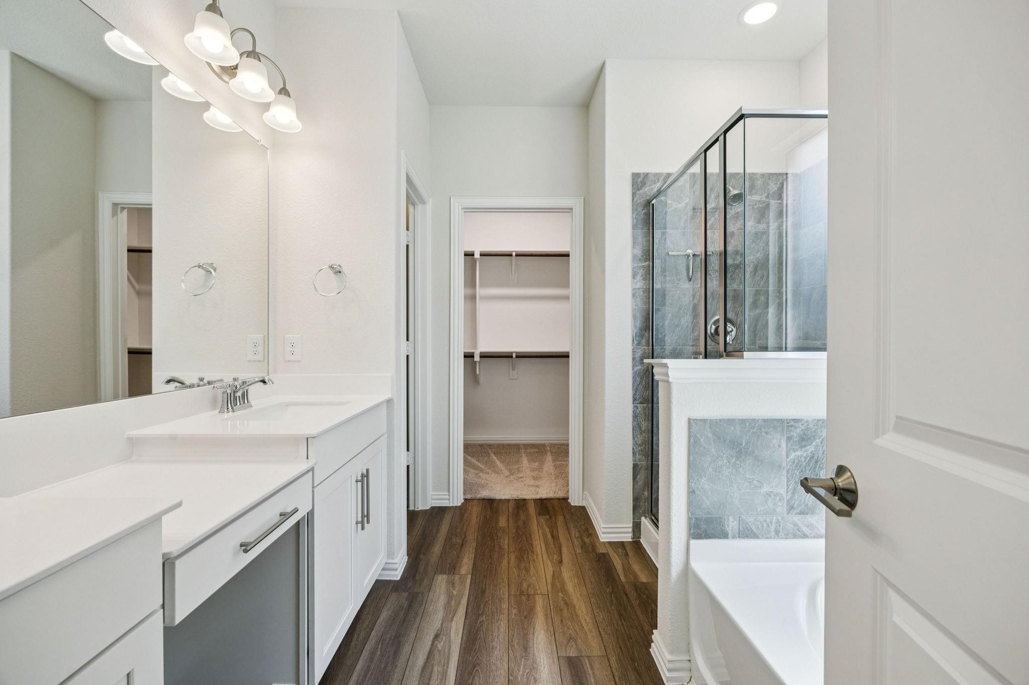 2412 Rooster Lane