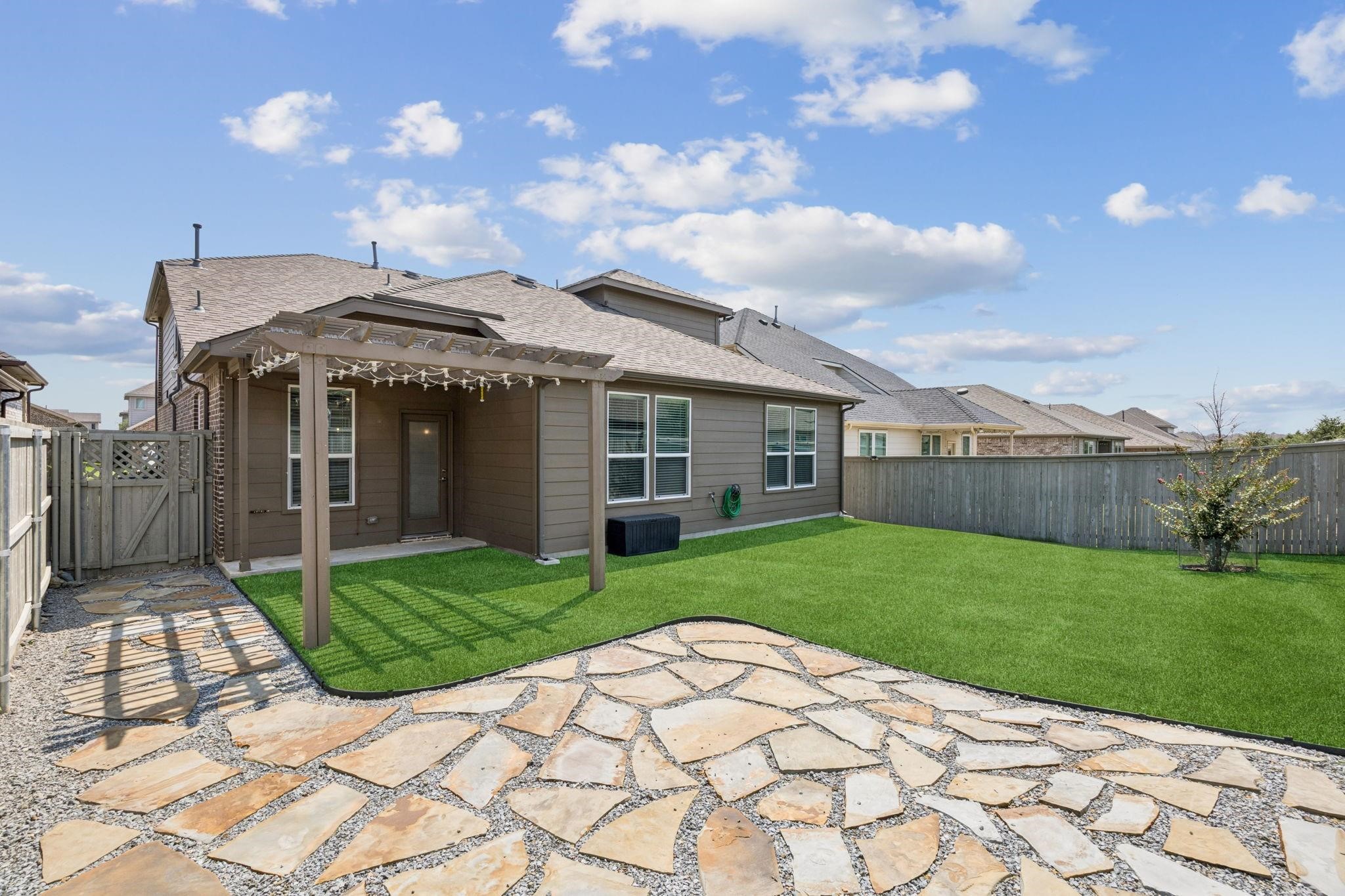 2412 Rooster Lane