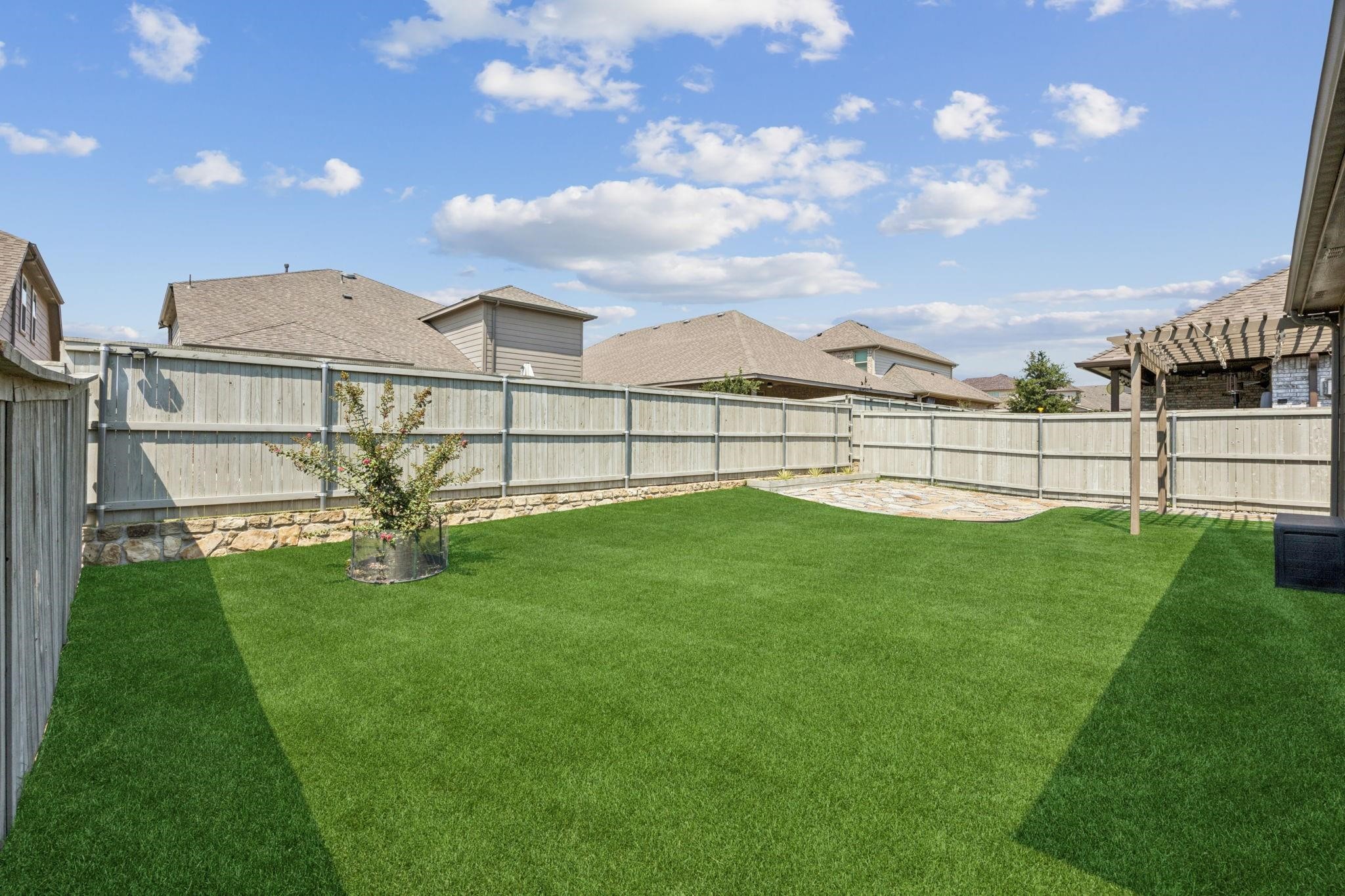 2412 Rooster Lane