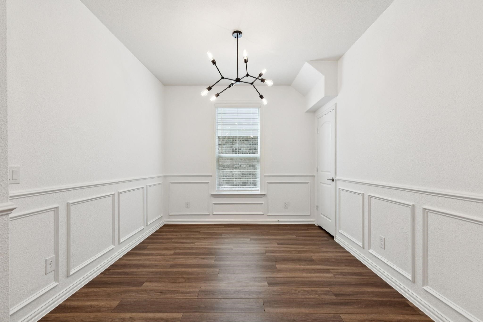 2412 Rooster Lane