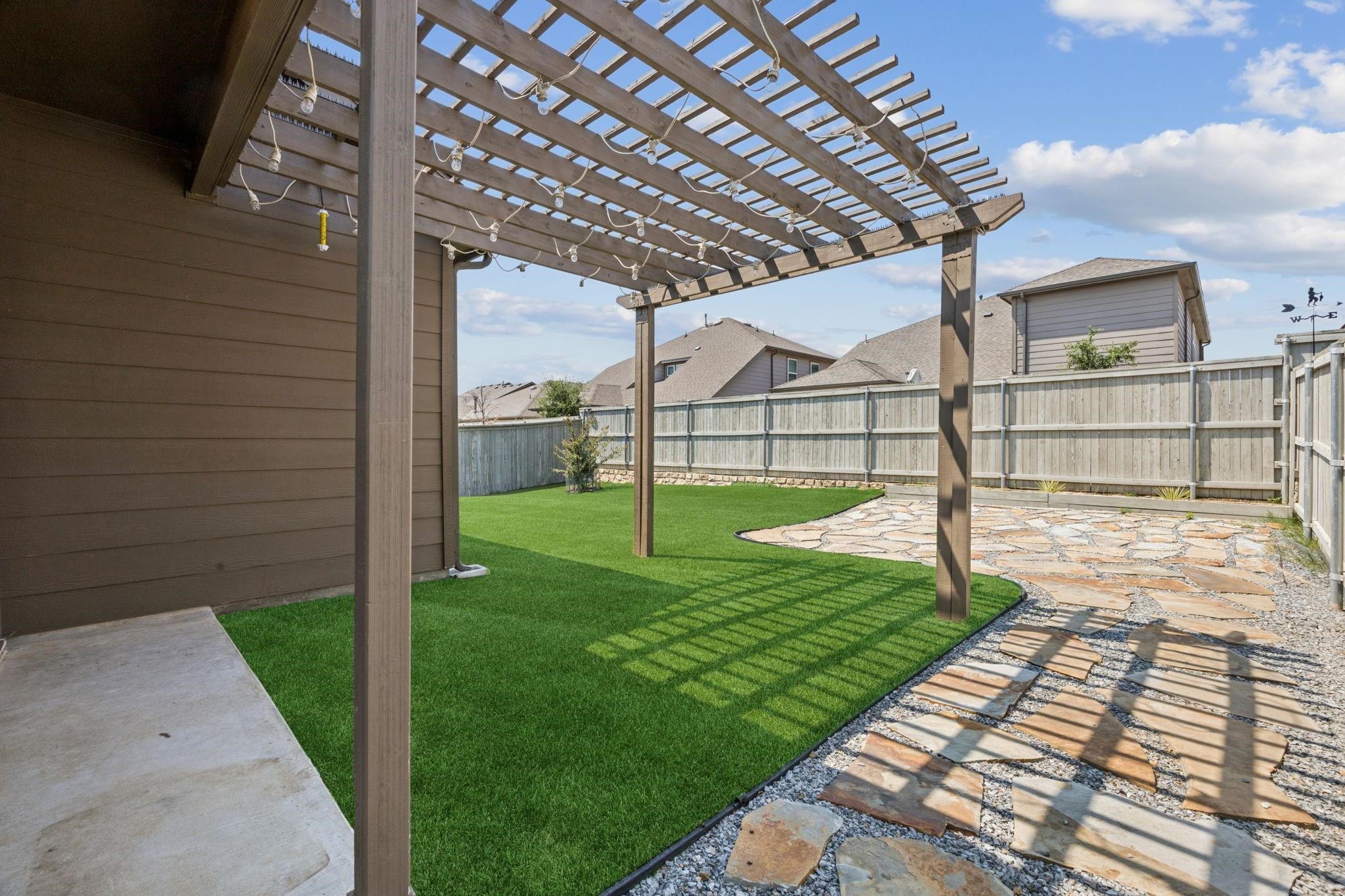 2412 Rooster Lane