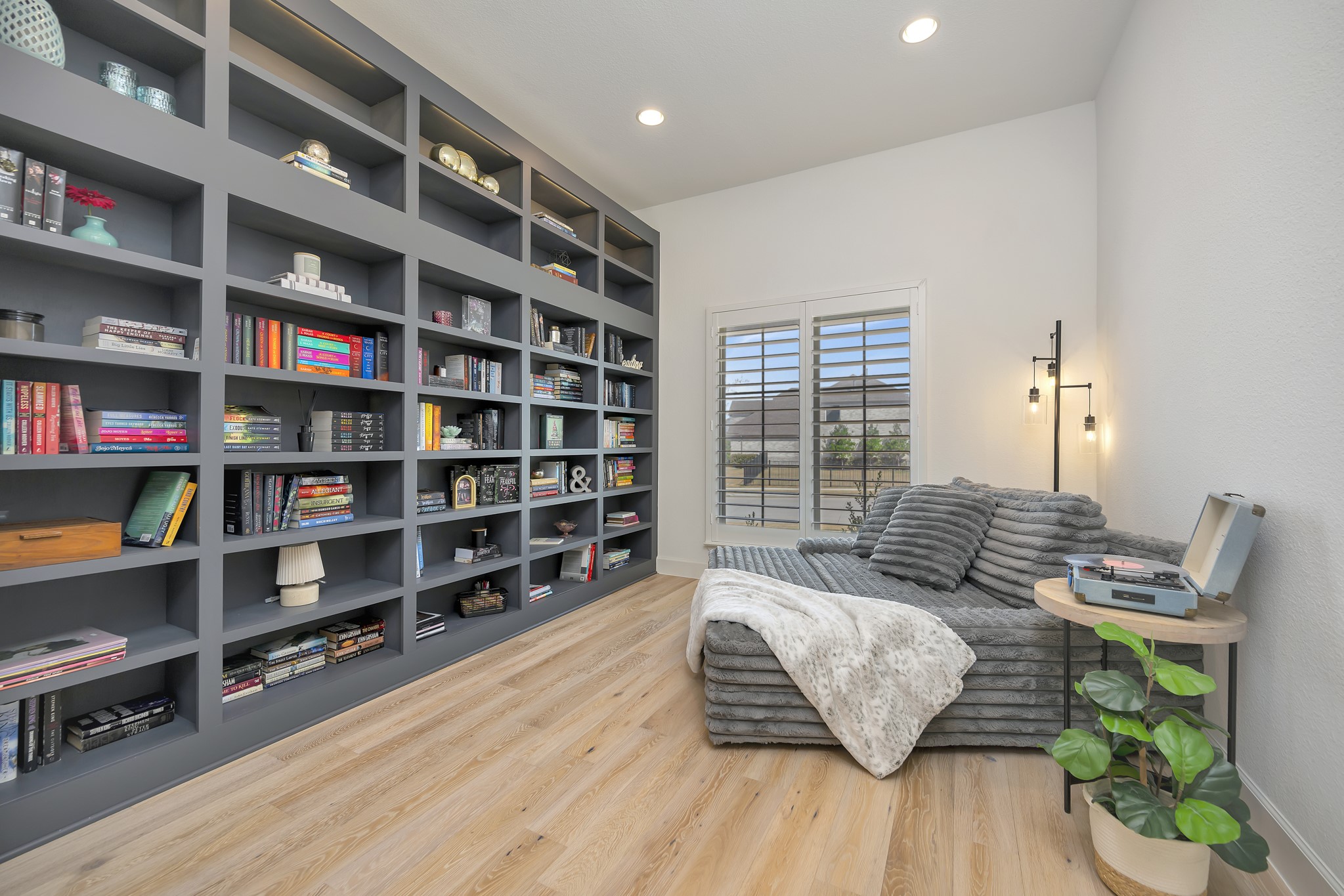 2000 Waterleaf Road
