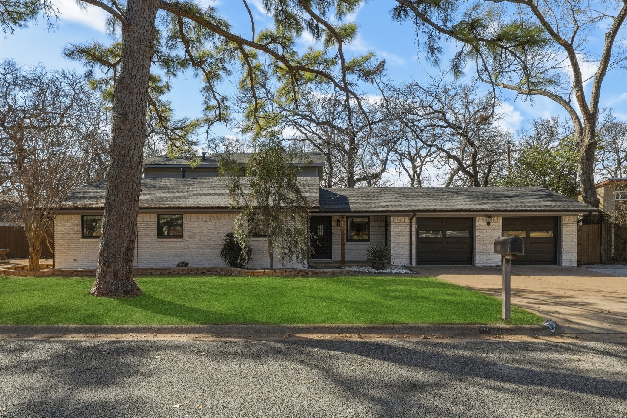 809 Cardinal Circle