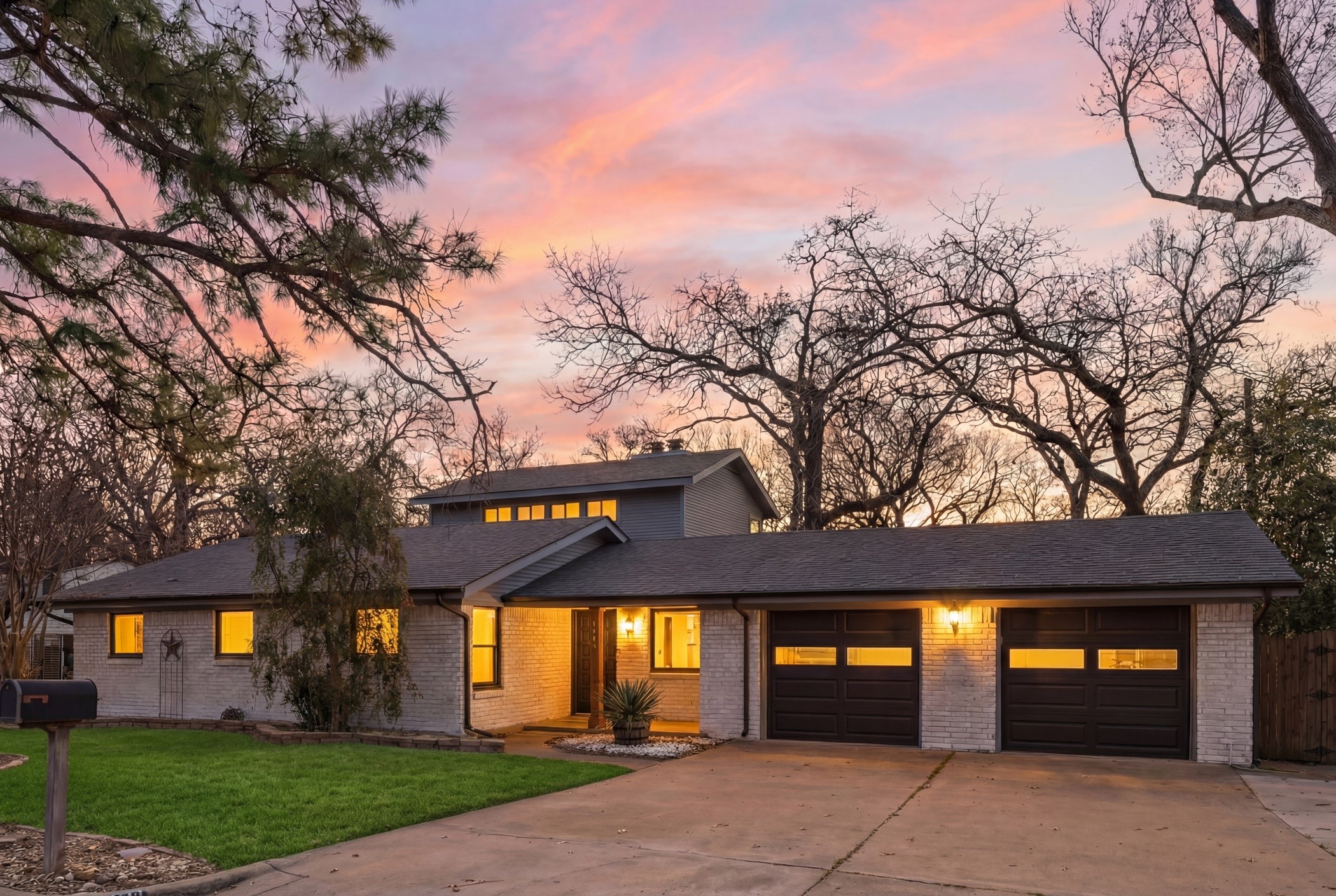 809 Cardinal Circle