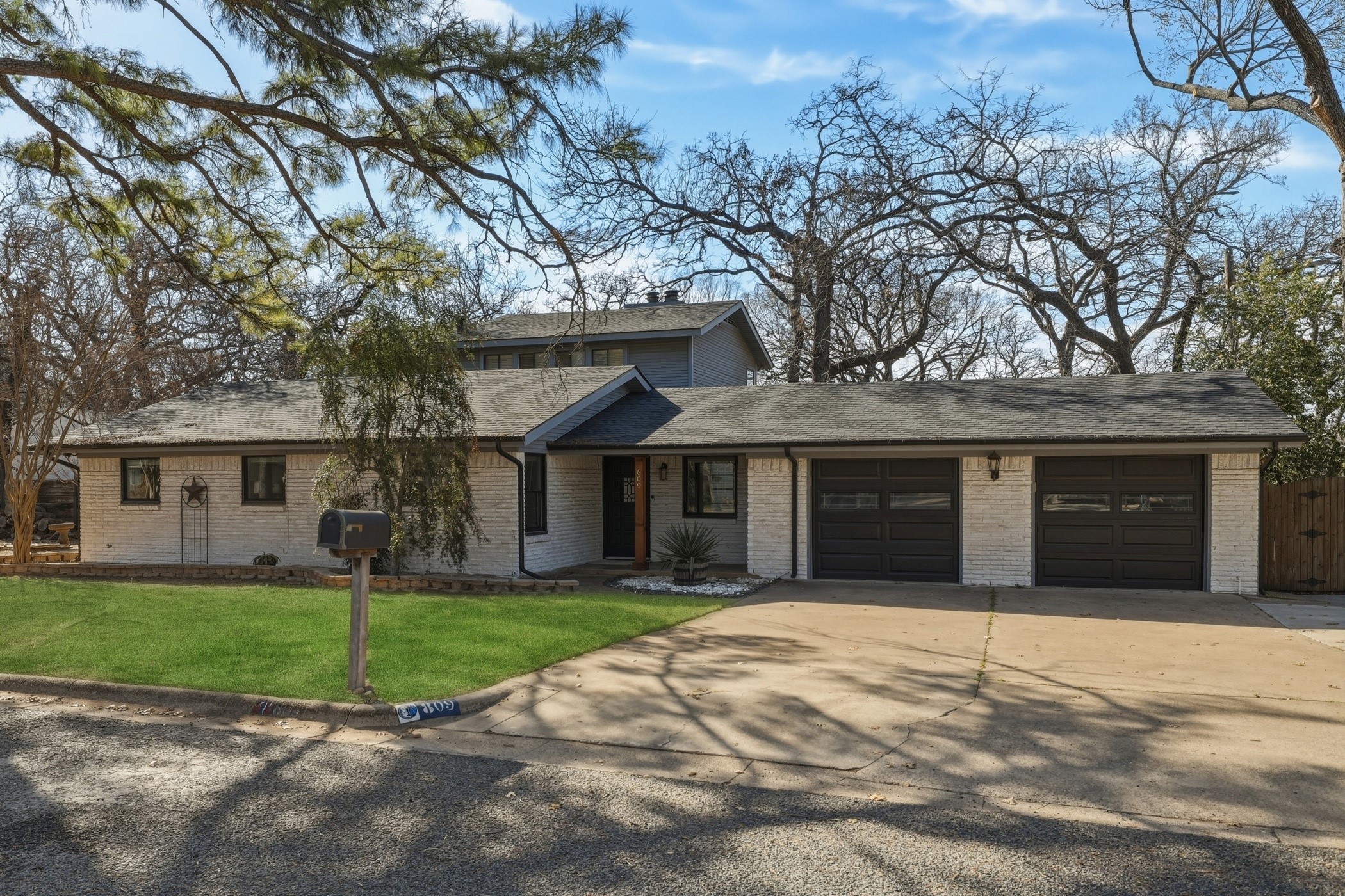 809 Cardinal Circle