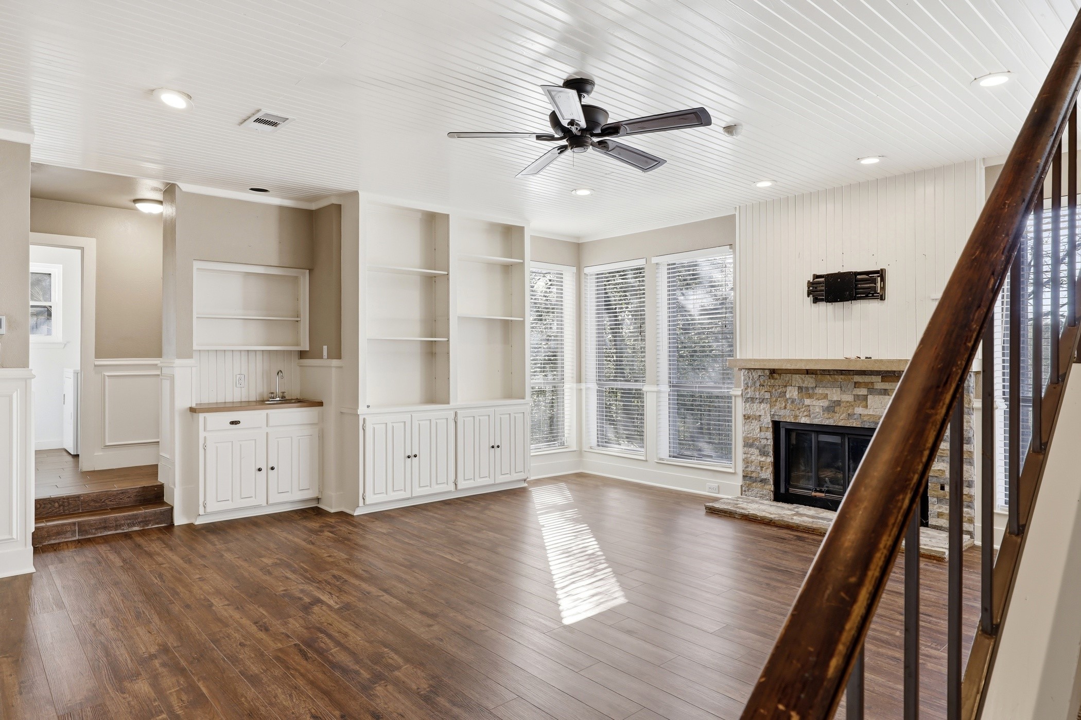 809 Cardinal Circle