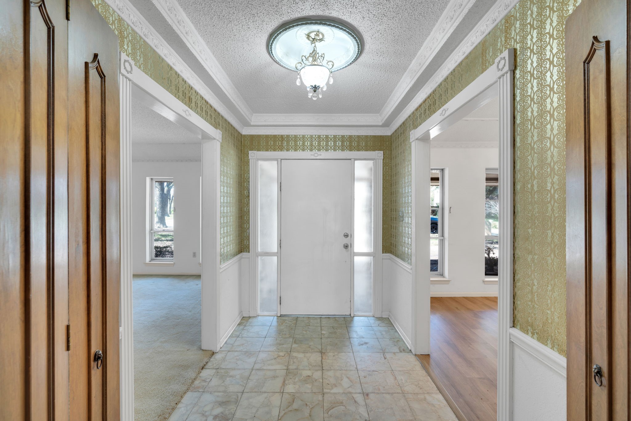 1105 Greenbriar Lane