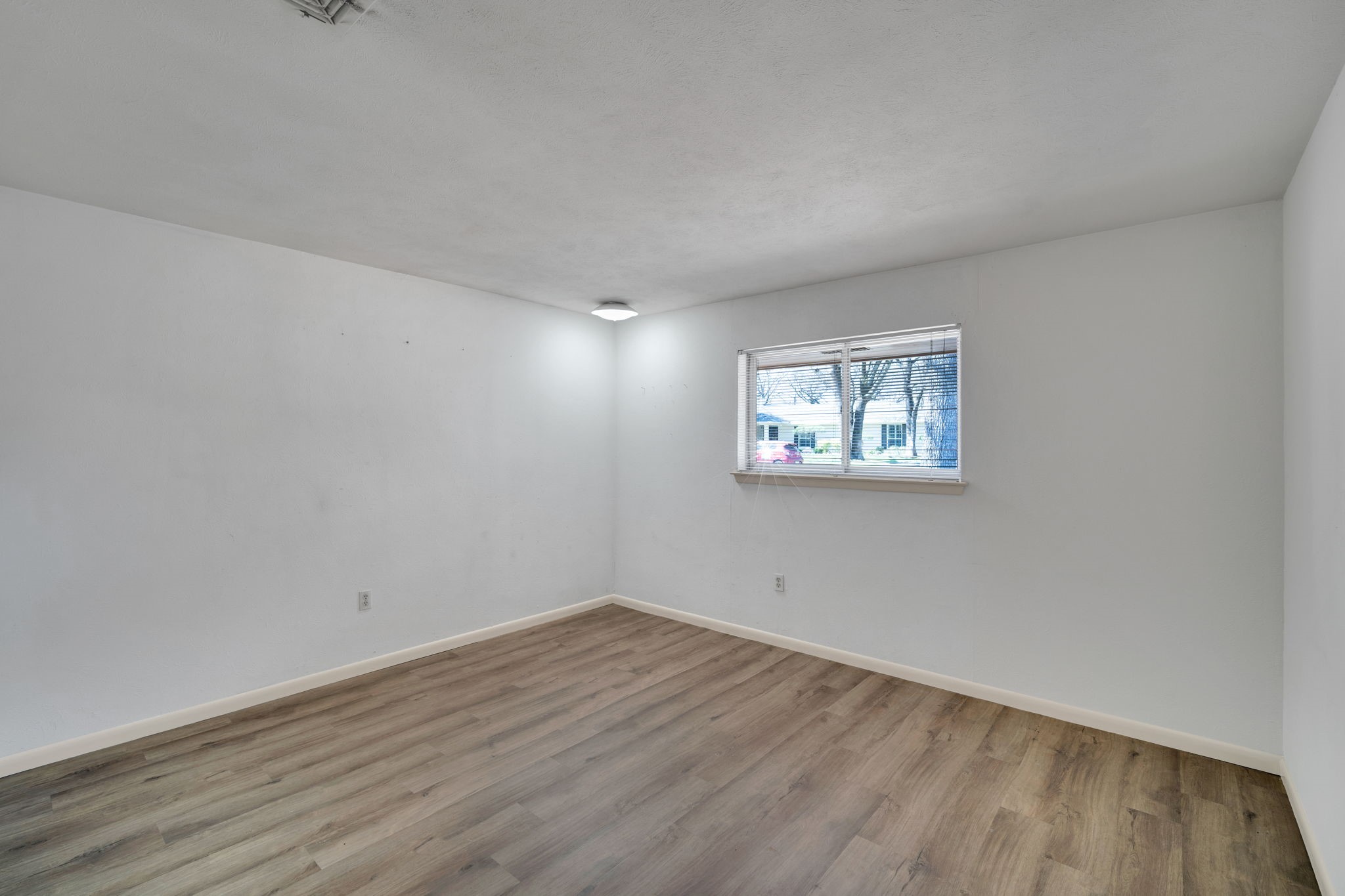 1105 Greenbriar Lane