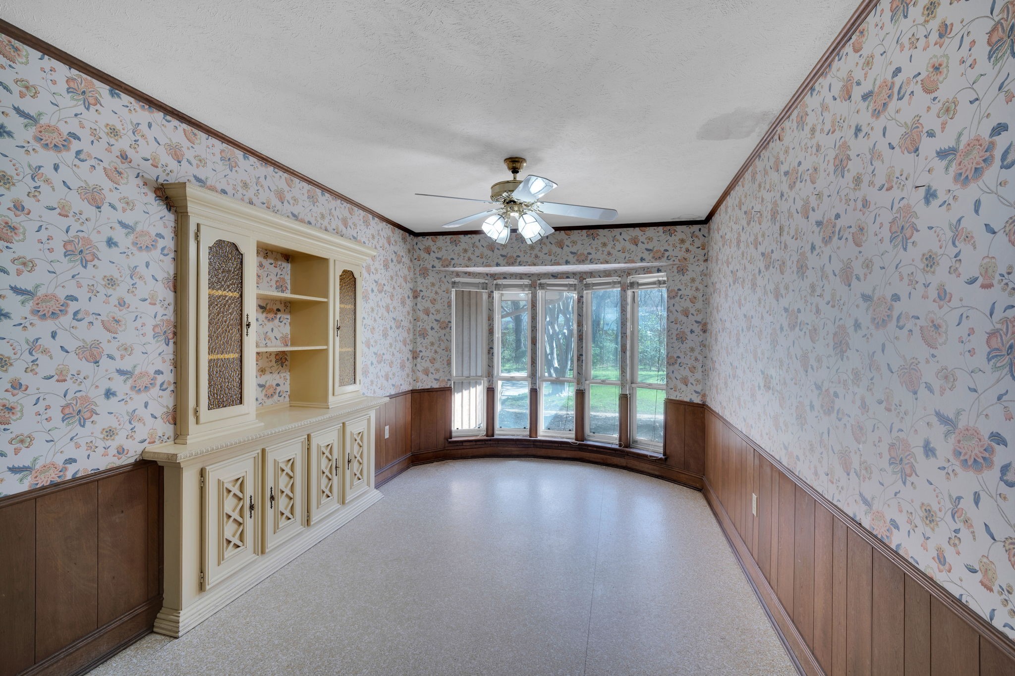 1105 Greenbriar Lane