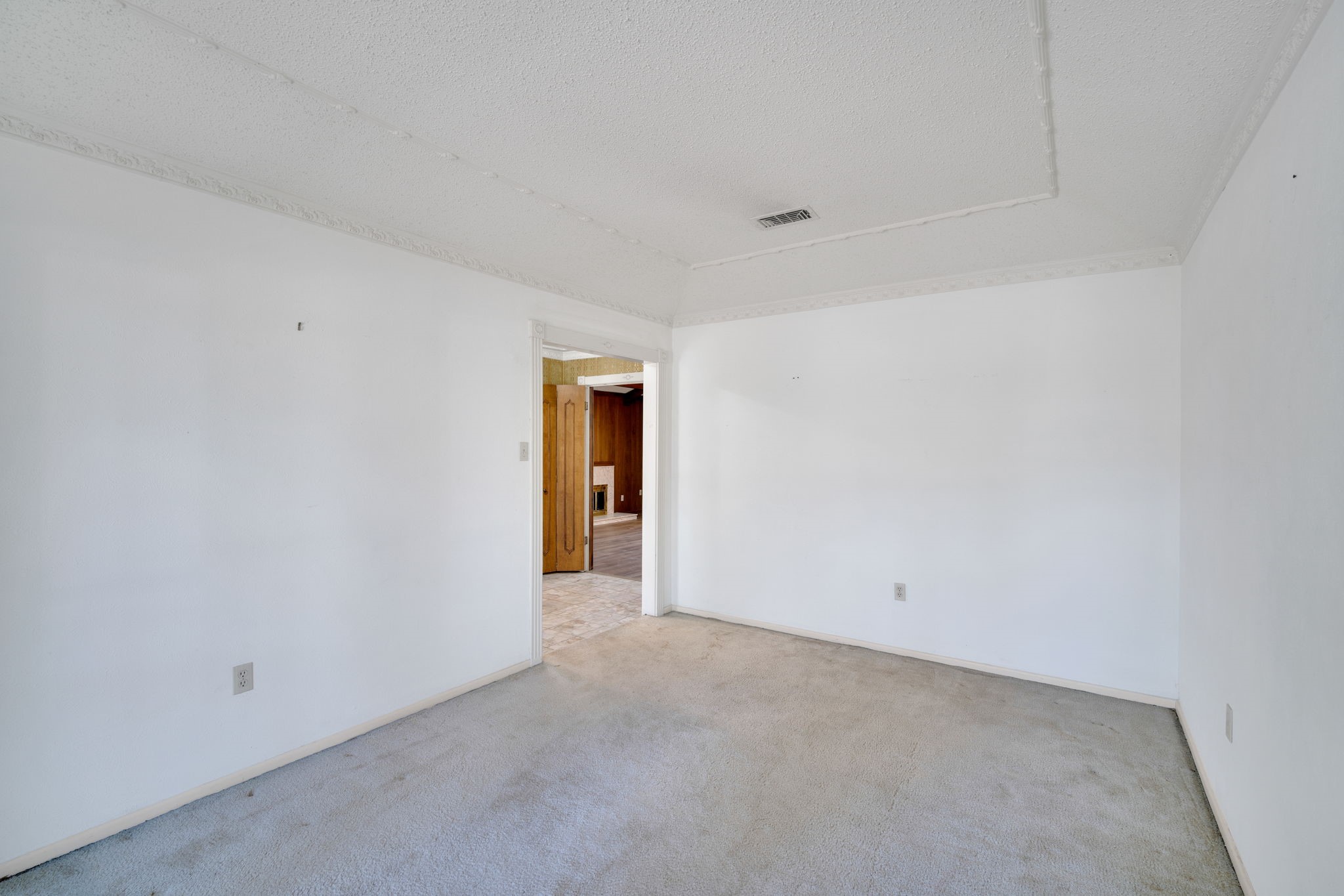 1105 Greenbriar Lane