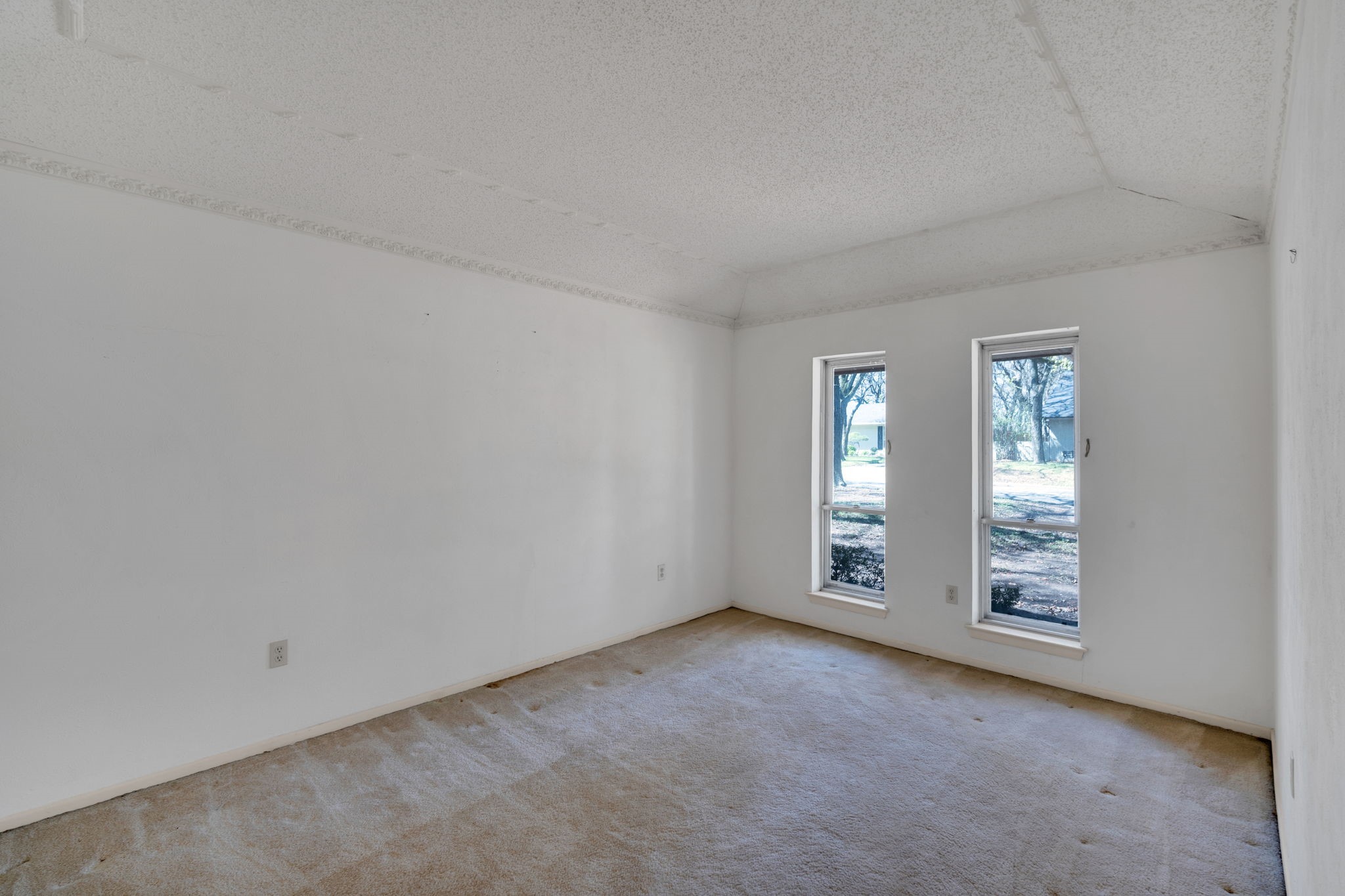 1105 Greenbriar Lane