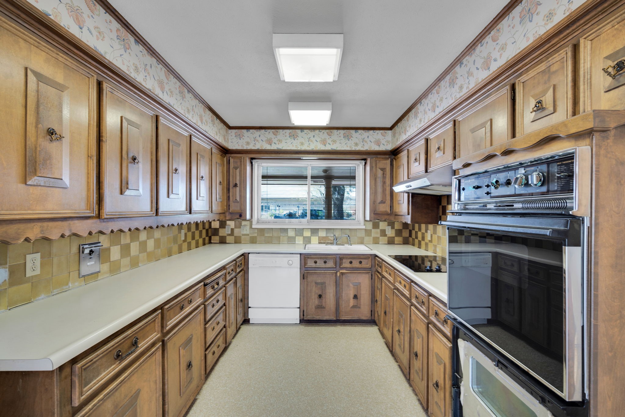 1105 Greenbriar Lane