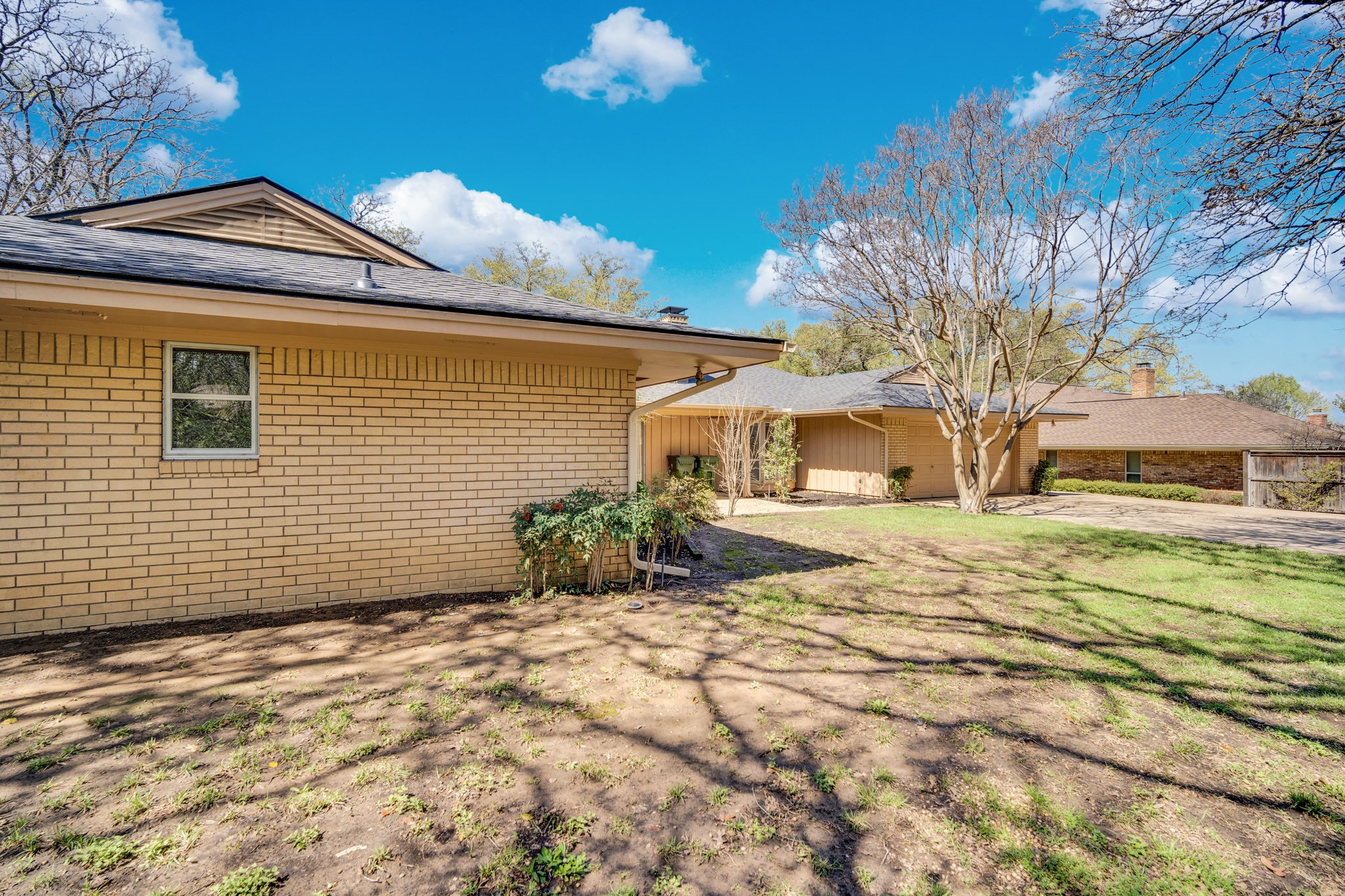1105 Greenbriar Lane