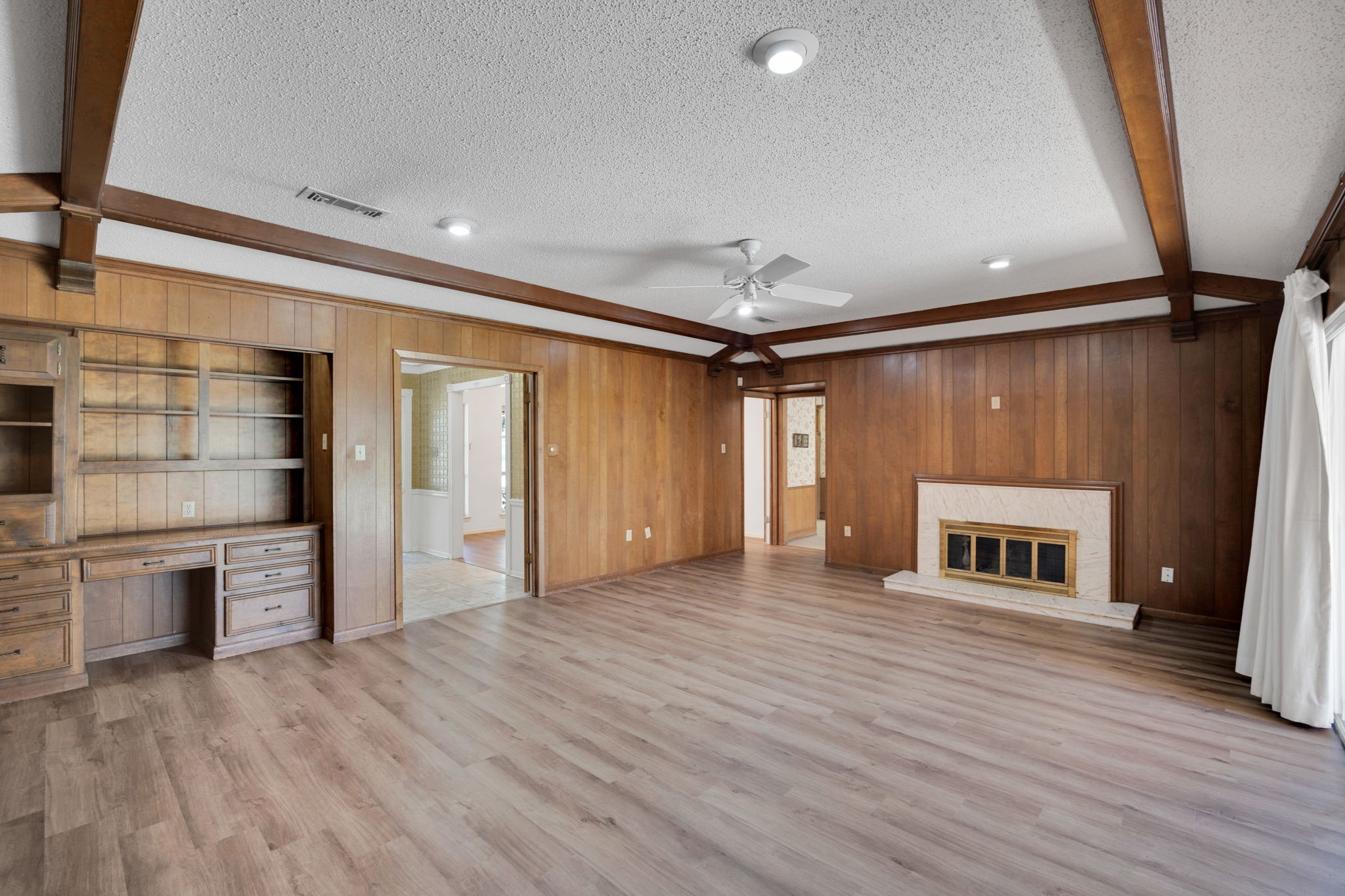 1105 Greenbriar Lane