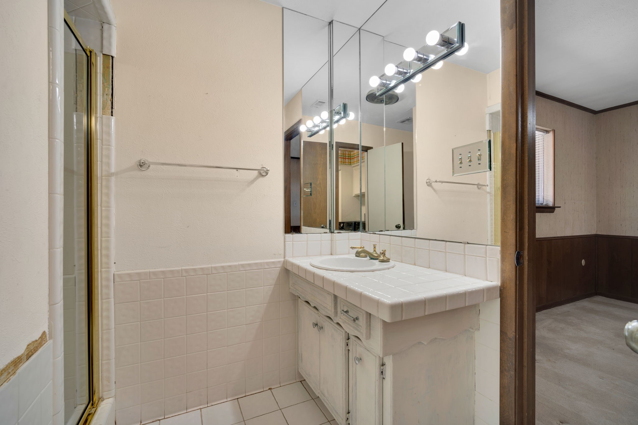 1105 Greenbriar Lane
