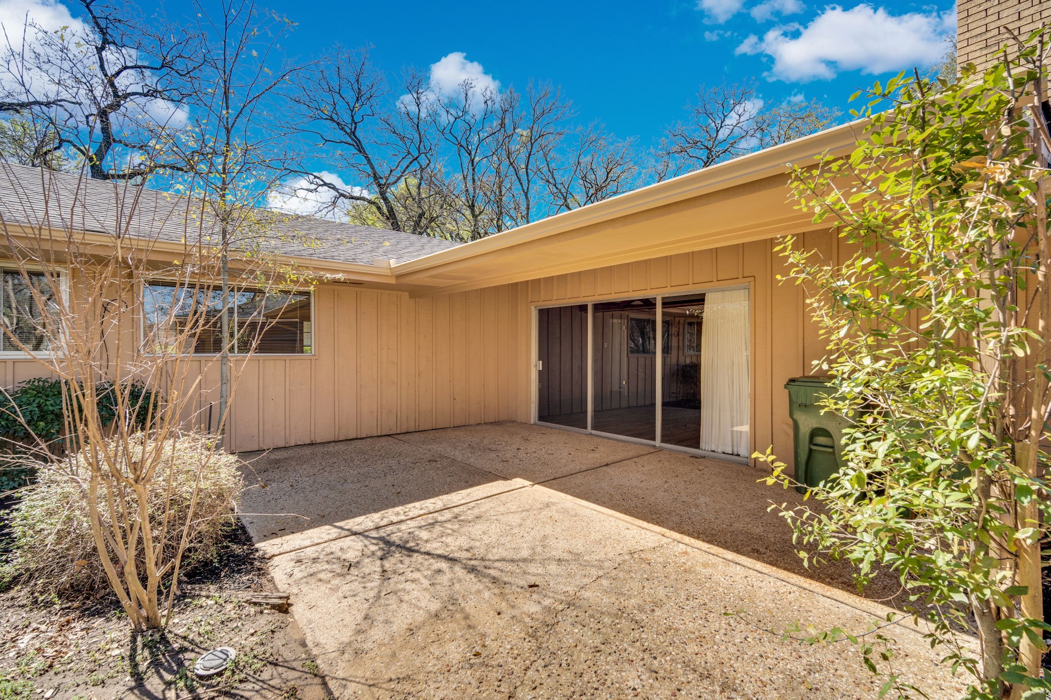 1105 Greenbriar Lane