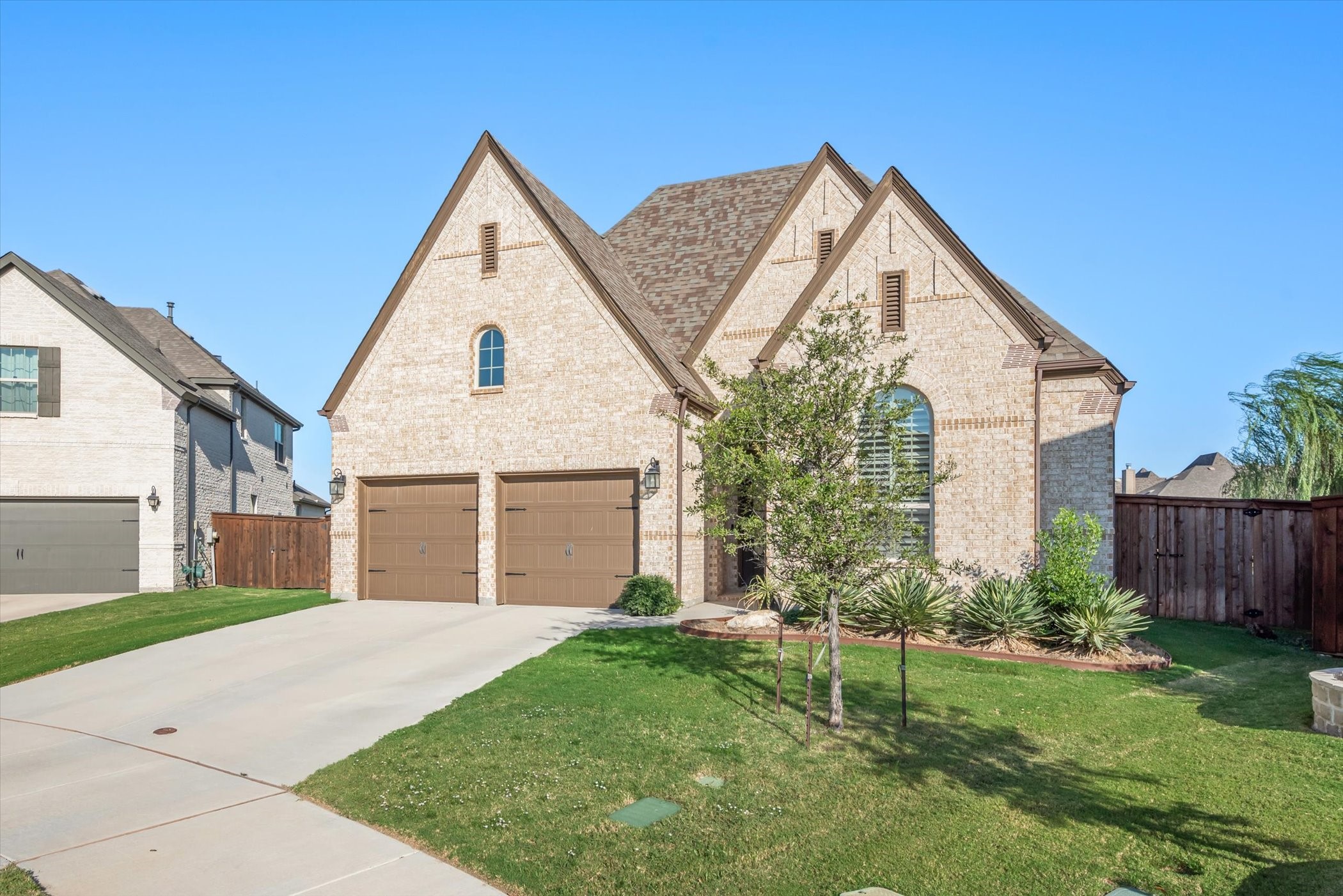 1524 Everitt Trail