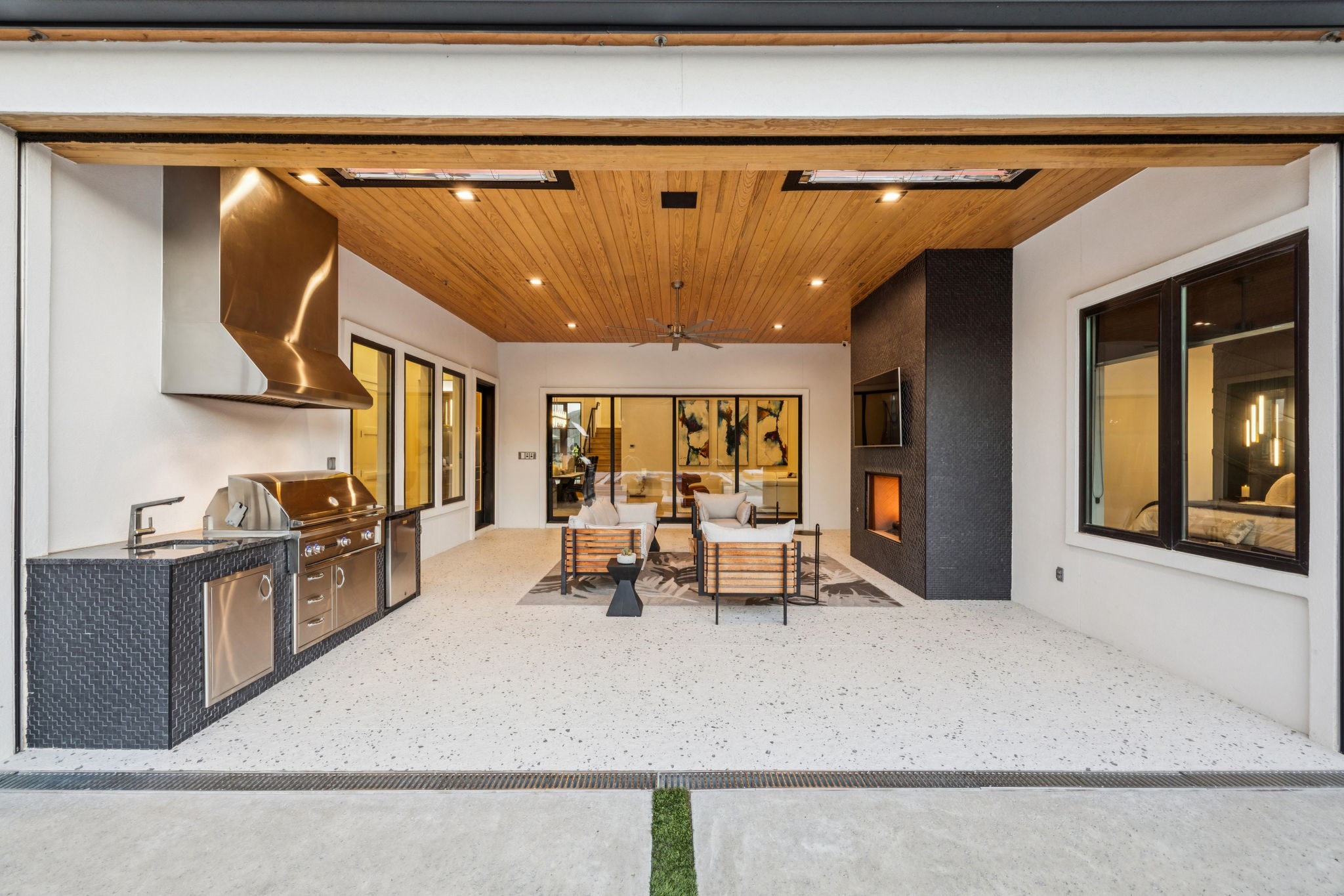 1835 Creekview Court