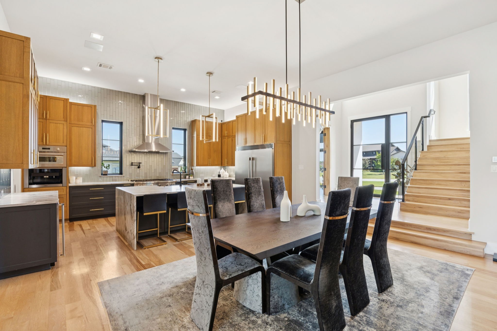 1835 Creekview Court