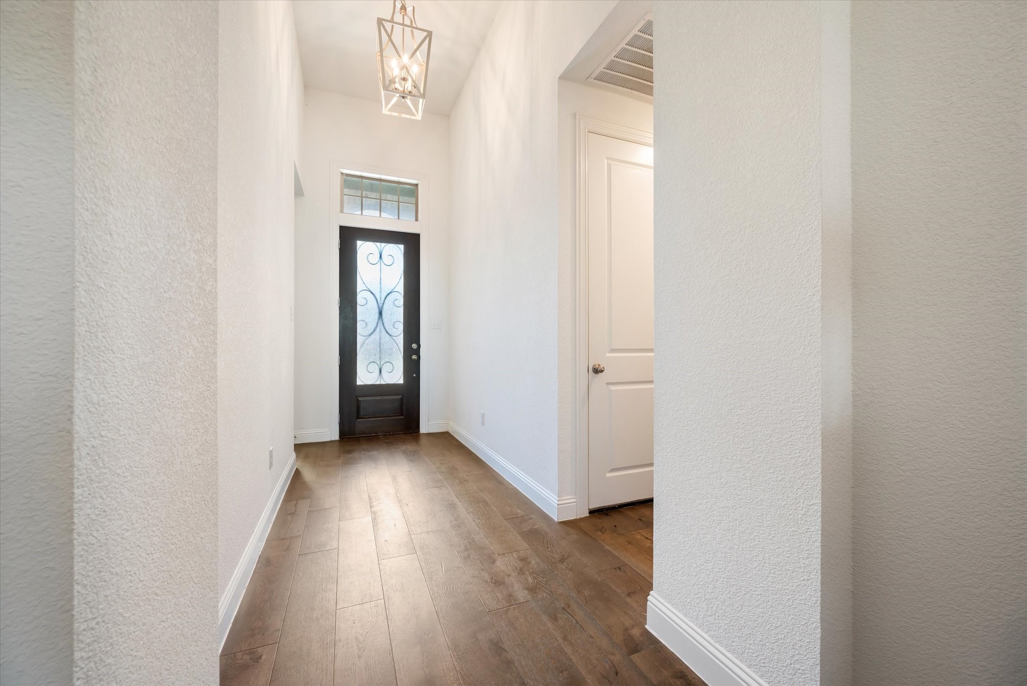 1524 Everitt Trail