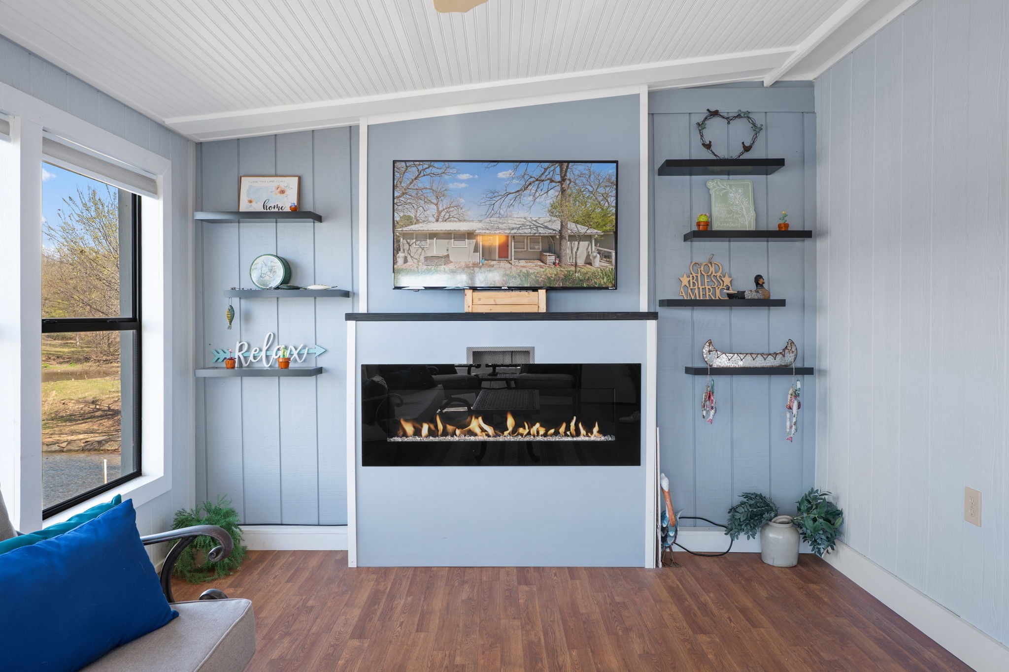 248 Lakeside Drive