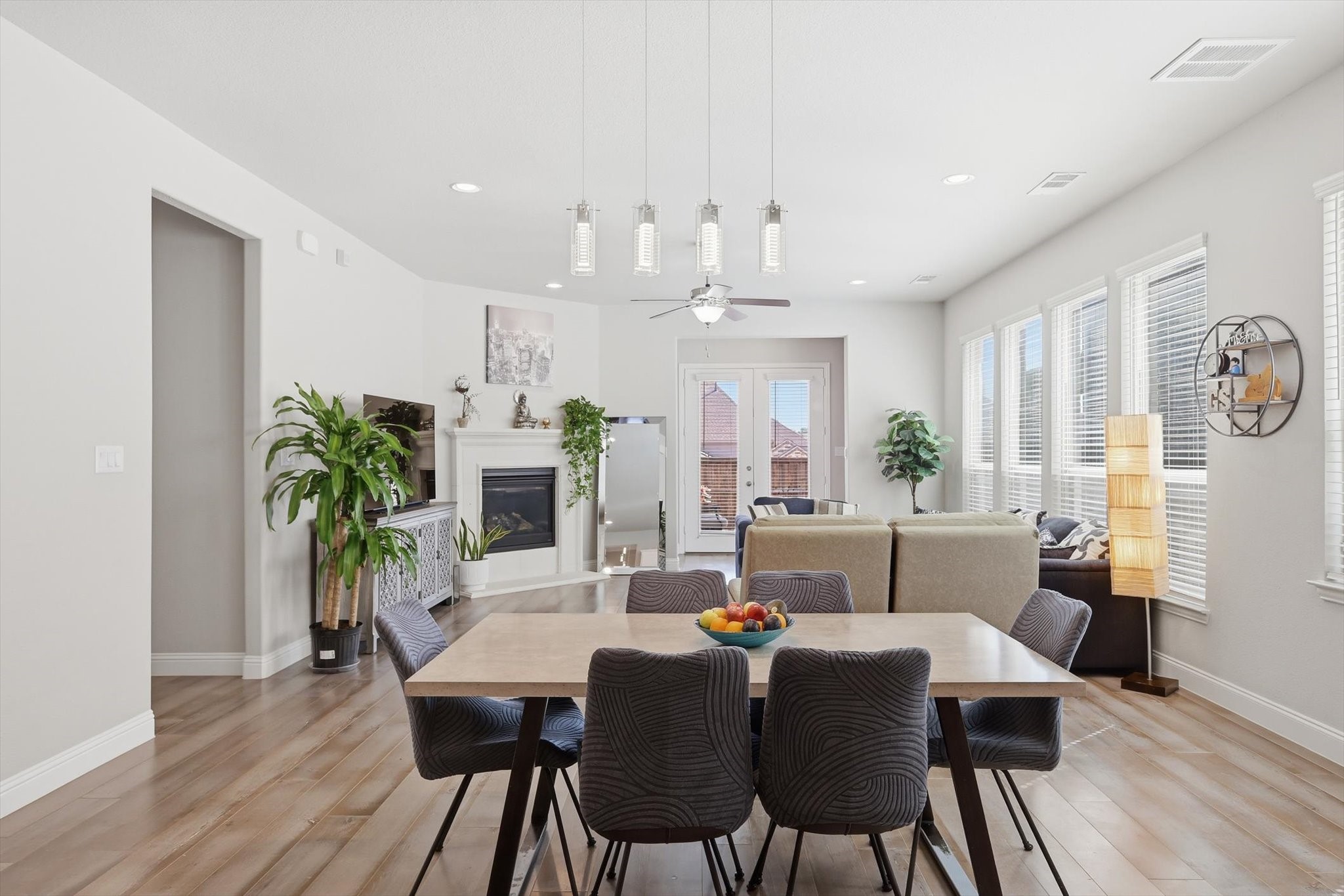 3424 Poinsettia Way