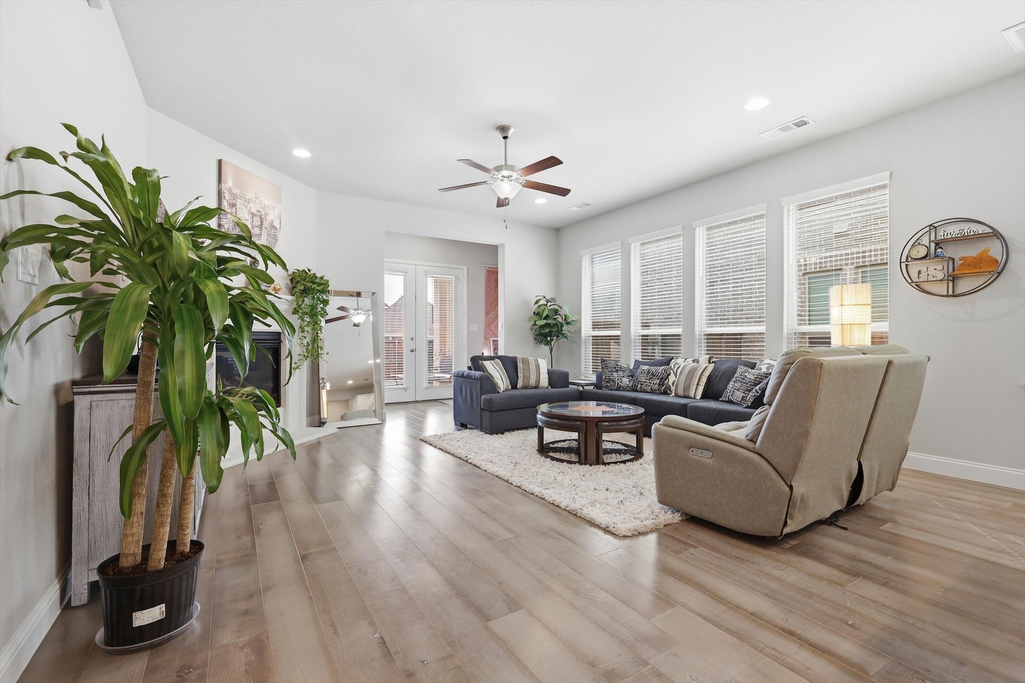 3424 Poinsettia Way