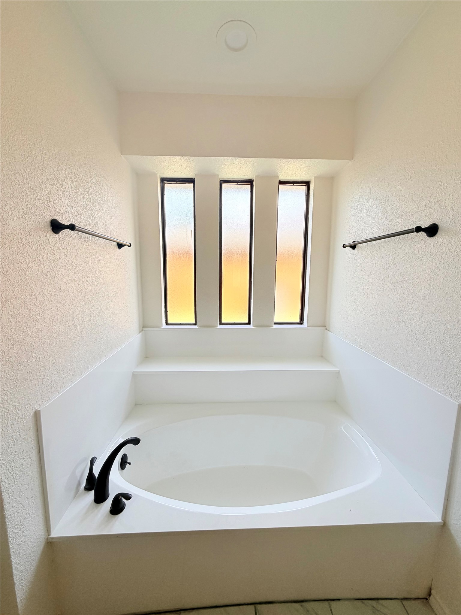 3613 Longbow Lane