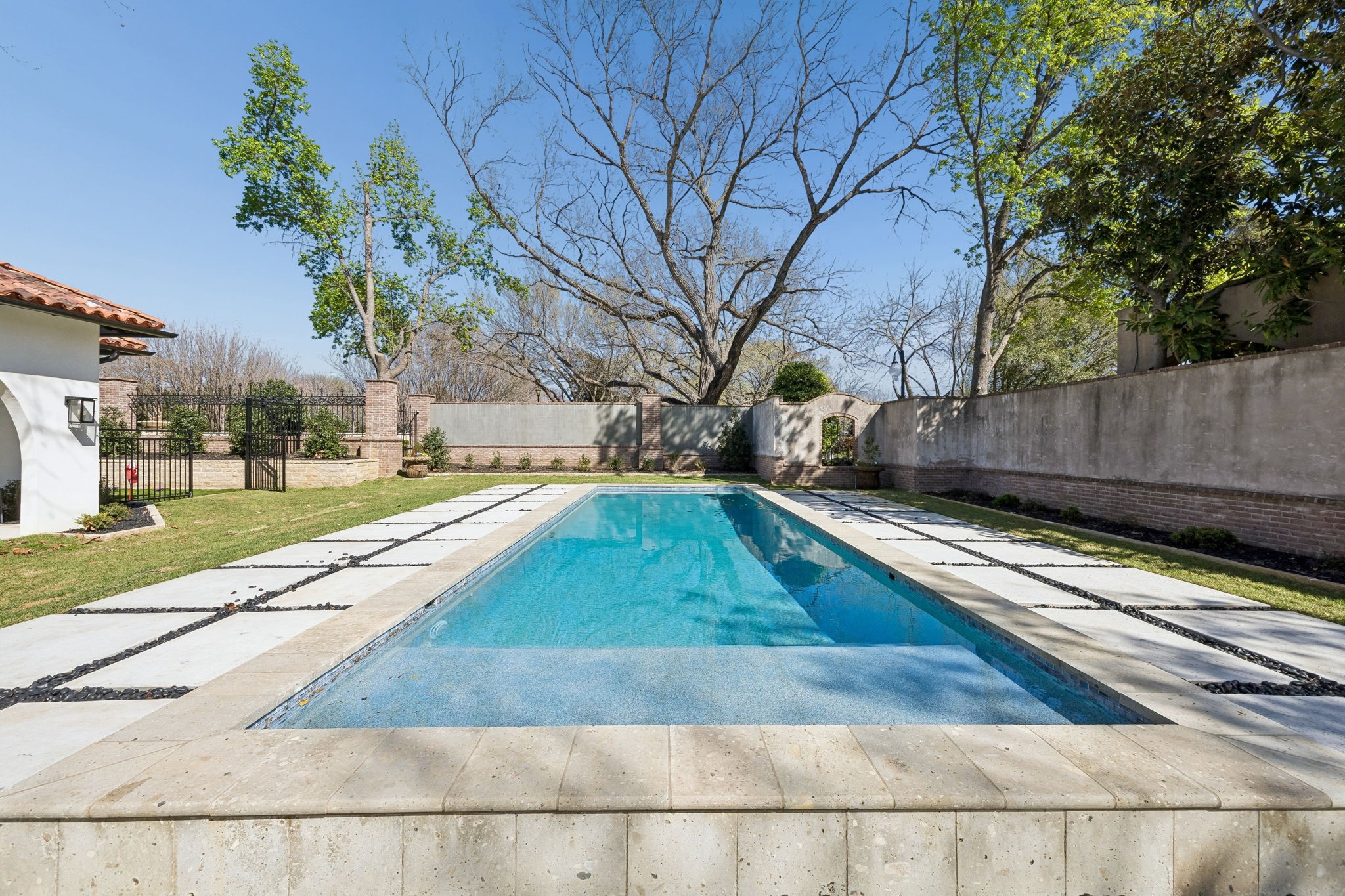 5301 Miramar Lane